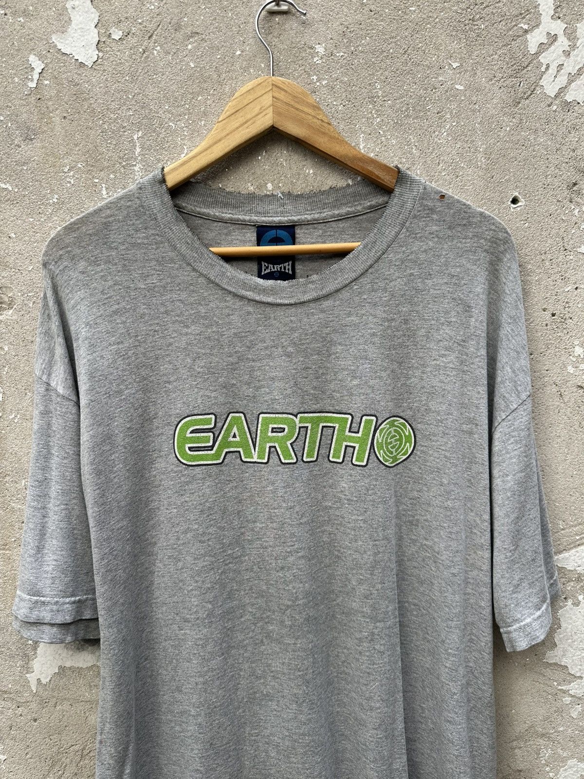 Vintage Vintage 90's Earth Skateboard Distressed XL Tees Size US XL / EU 56 / 4 - 3 Thumbnail
