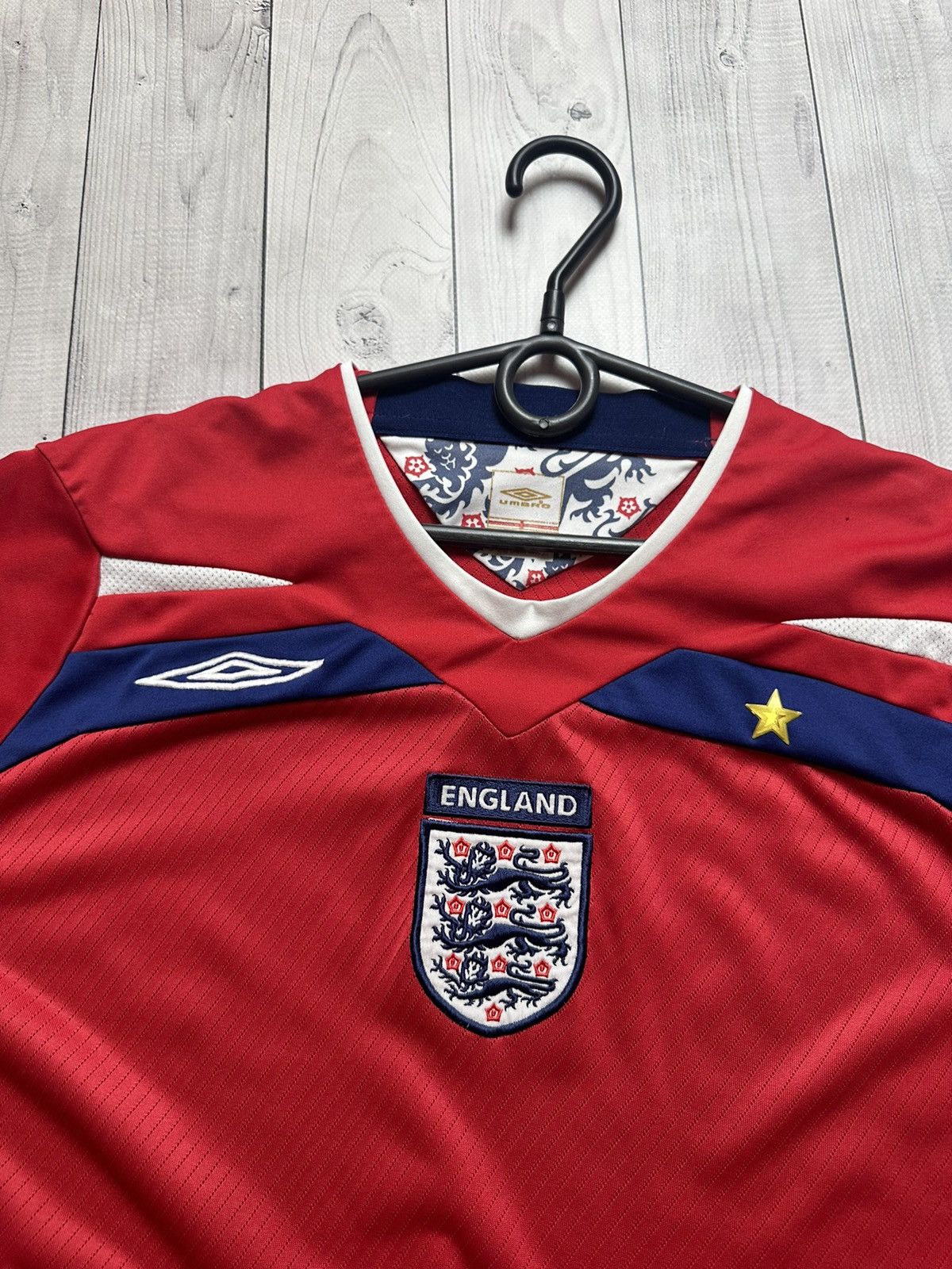 Umbro × Vintage Vintage Umbro England size Xl red soccer jersey Size US XL / EU 56 / 4 - 5 Thumbnail