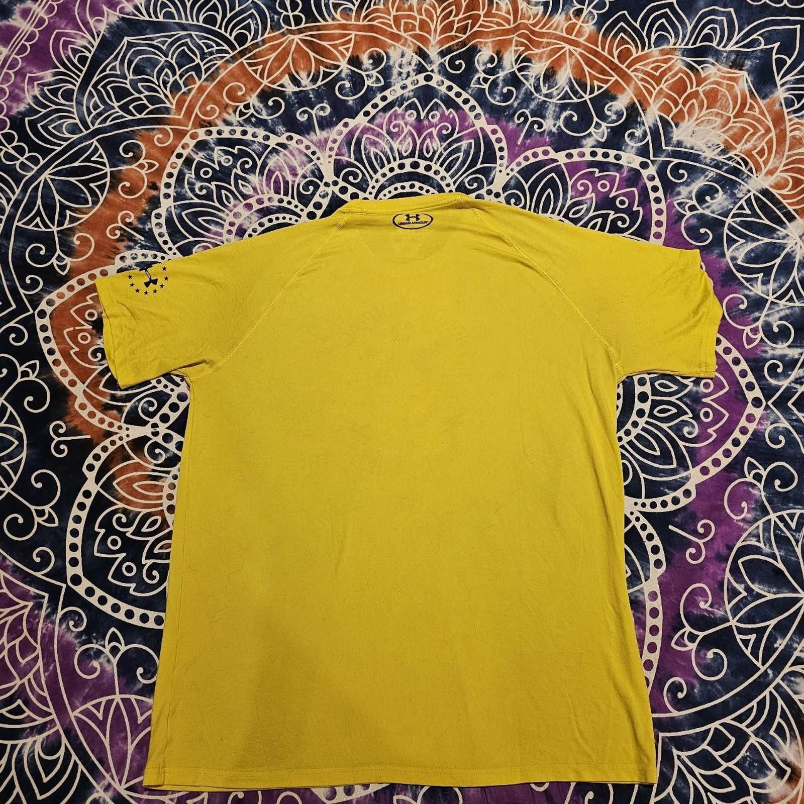 Under Armour Under Armour Men's Yellow and Navy T-shirt Size US M / EU 48-50 / 2 - 4 Thumbnail