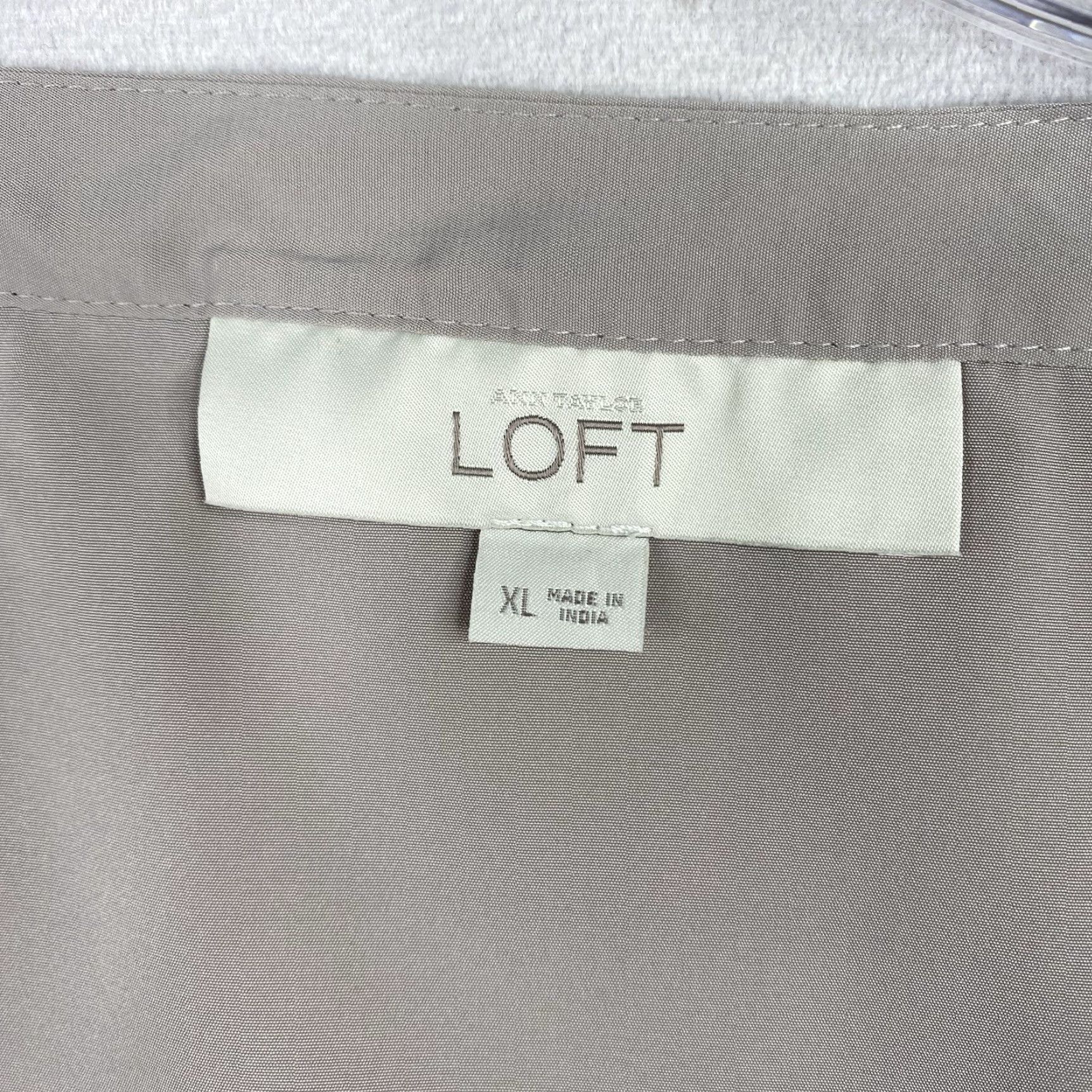 Ann Taylor Ann Taylor Loft Top Blouse Womens XL Beige Pockets 1/2 Button Up Flowy Minimalist Size XL / US 12-14 / IT 48-50 - 3 Thumbnail