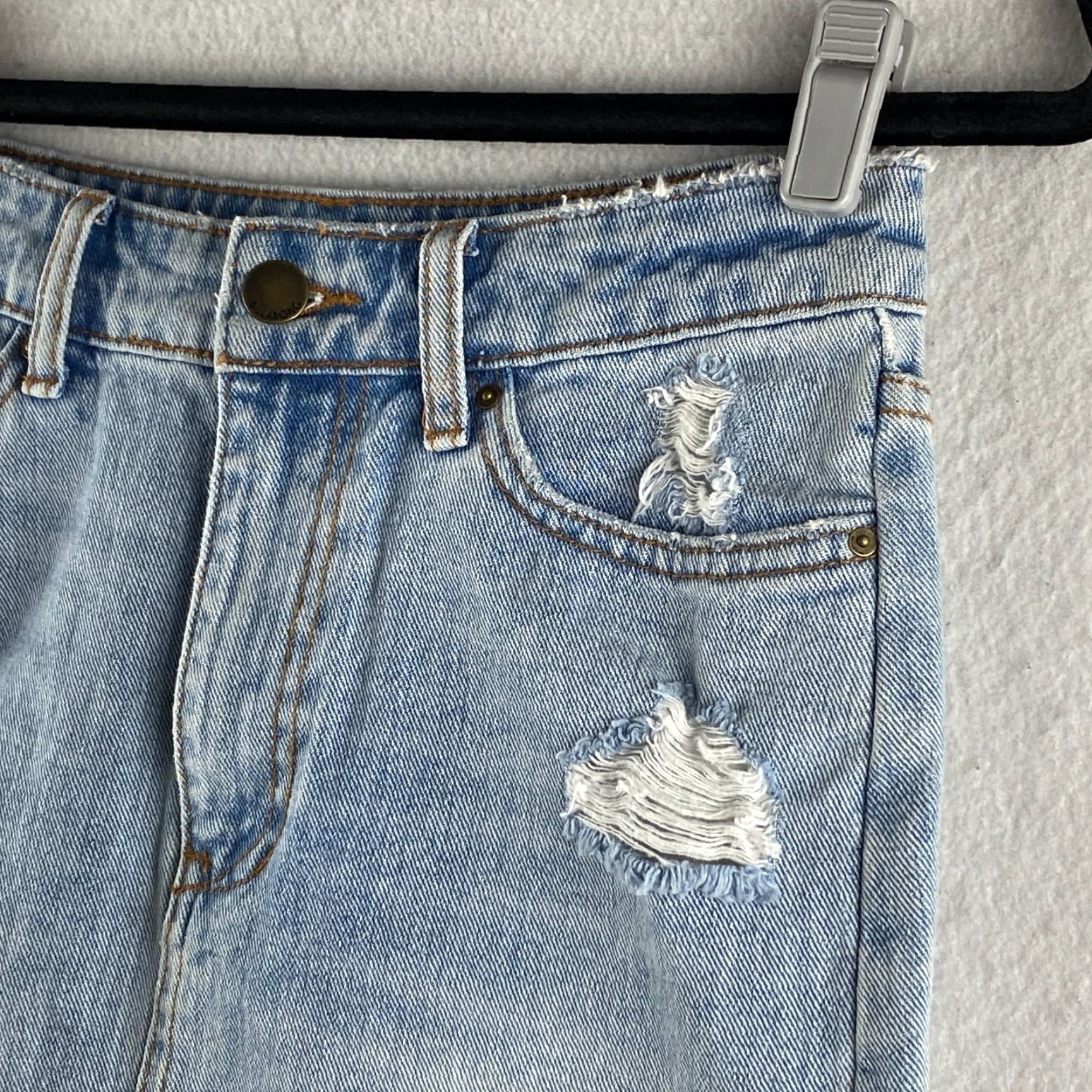 Billabong Billabong Denim Skirt Womens 24 Blue Mini Straight Ripped Distressed Light Wash Skirt Womens 24 Blue Billabong Denim Skirt Short Mini Size 42" / US 20 - 6 Thumbnail