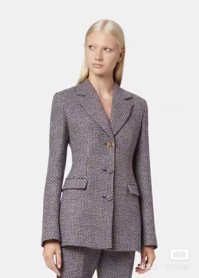 Versace Versace Classic little fragrant blazer Size XS / US 0-2 / IT 36-38 - 1 Thumbnail