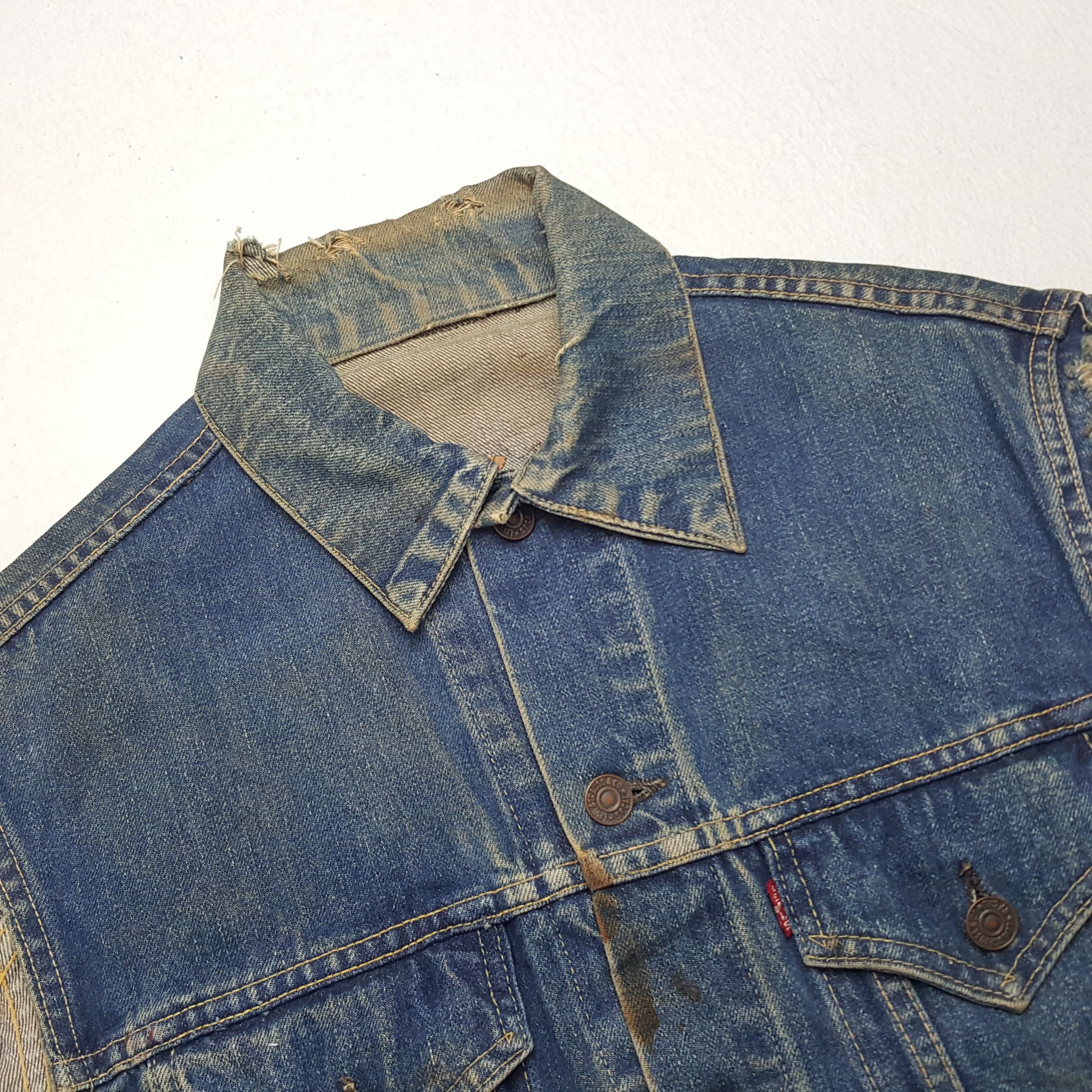 Levi's × Vintage Vintage Levi's 501 Big E Distressed Sleeveless Denim Jacket Size US S / EU 44-46 / 1 - 3 Thumbnail