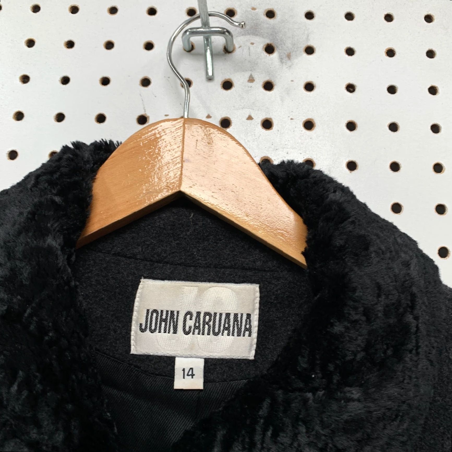 Vintage VINTAGE John Caruana Merino Wool Coat Womens 14 Black USA Overcoat Faux Fur Trim Jacket/Coat Long Wool Solid Button Winter Fall Womens Size XL / US 12-14 / IT 48-50 - 4 Thumbnail