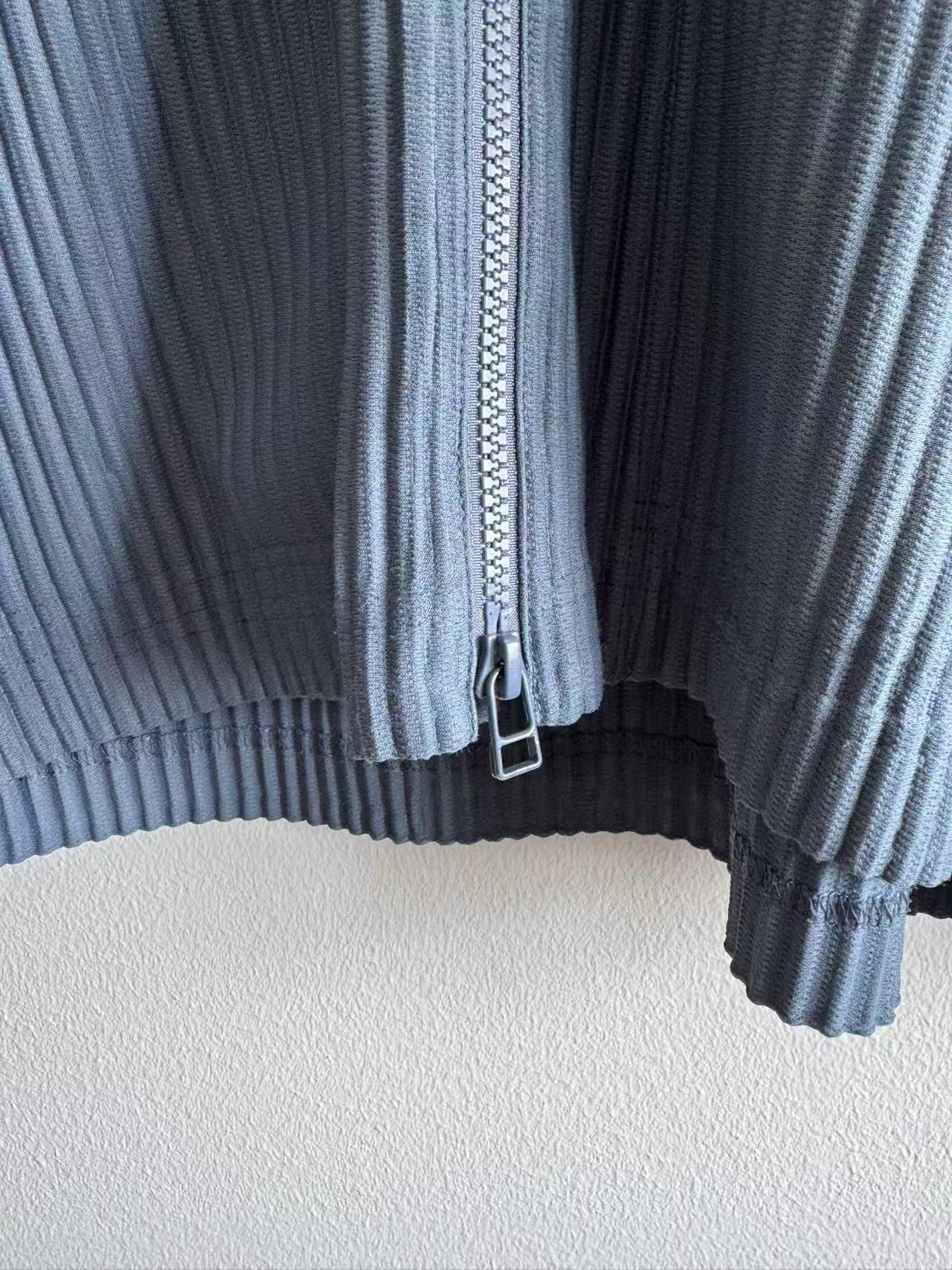 Homme Plisse Issey Miyake Homme Plissé Issey Miyake Blue Zip-up hooded Jacket Size US L / EU 52-54 / 3 - 6 Thumbnail