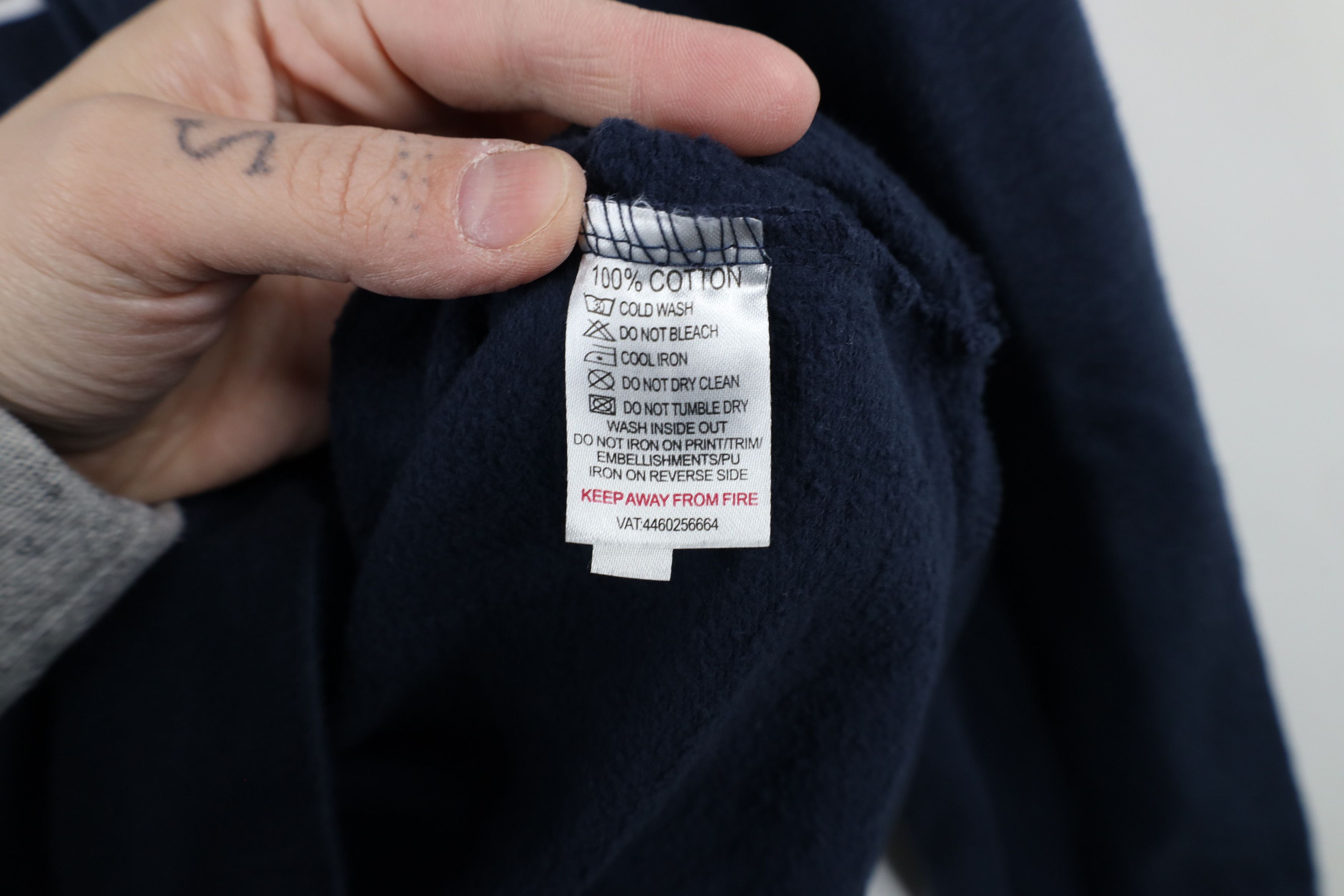Quiksilver Vintage Quiksilver Surfing Spell Out Hoodie Sweatshirt Blue Size US L / EU 52-54 / 3 - 10 Thumbnail