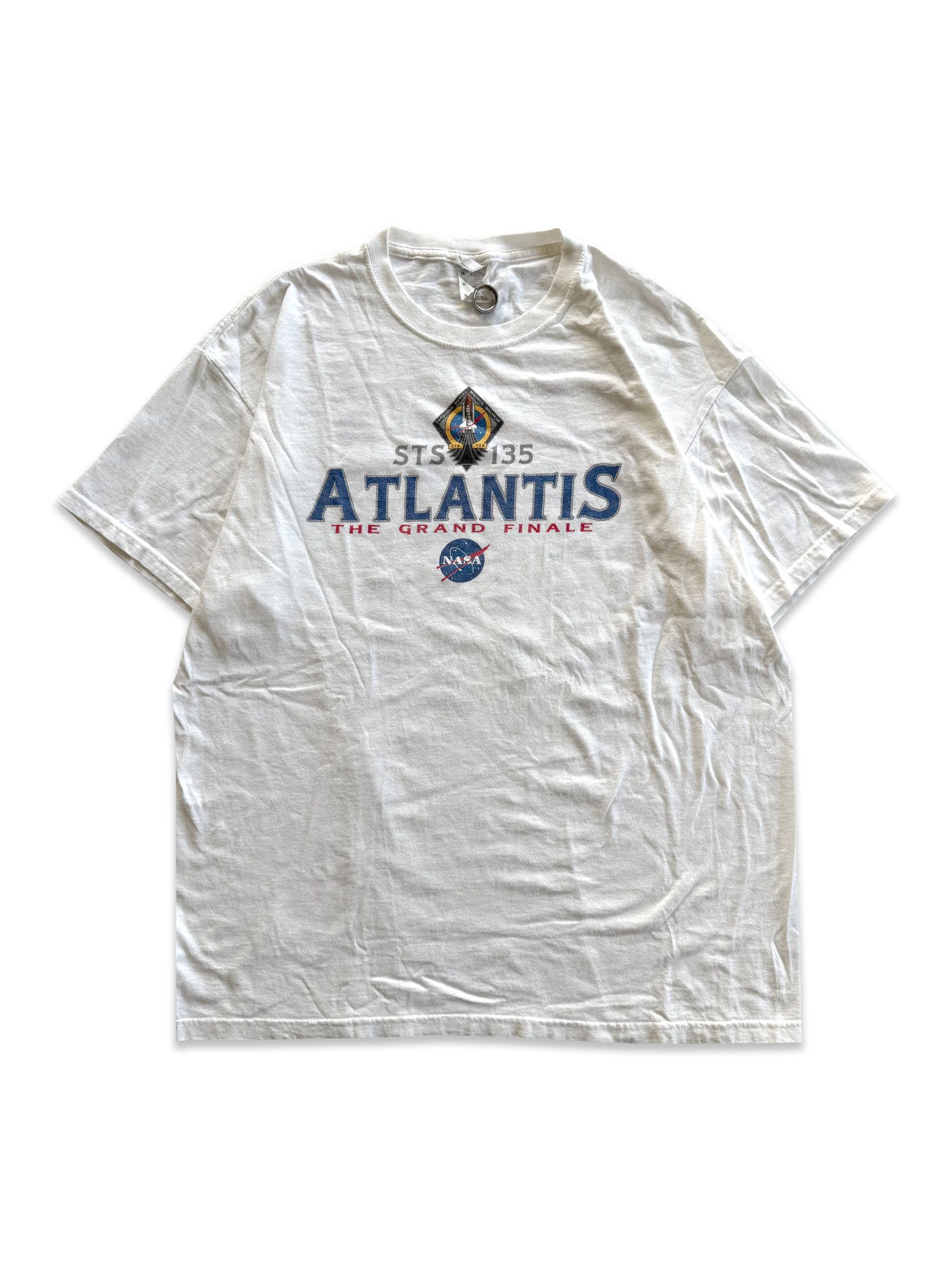 Vintage 2011 Vintage NASA Atlantis STS-135 Tee Size US XL / EU 56 / 4 - 1 Thumbnail