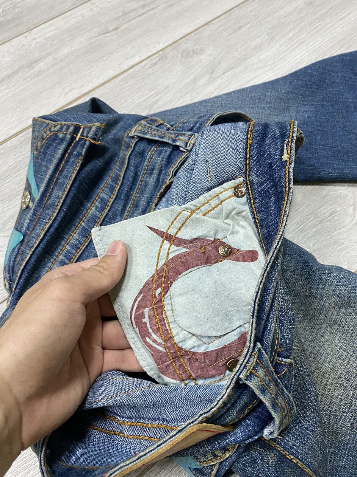True Religion True Religion vintage horse shoe big logo stitched jeans Size US 30 / EU 46 - 11 Thumbnail