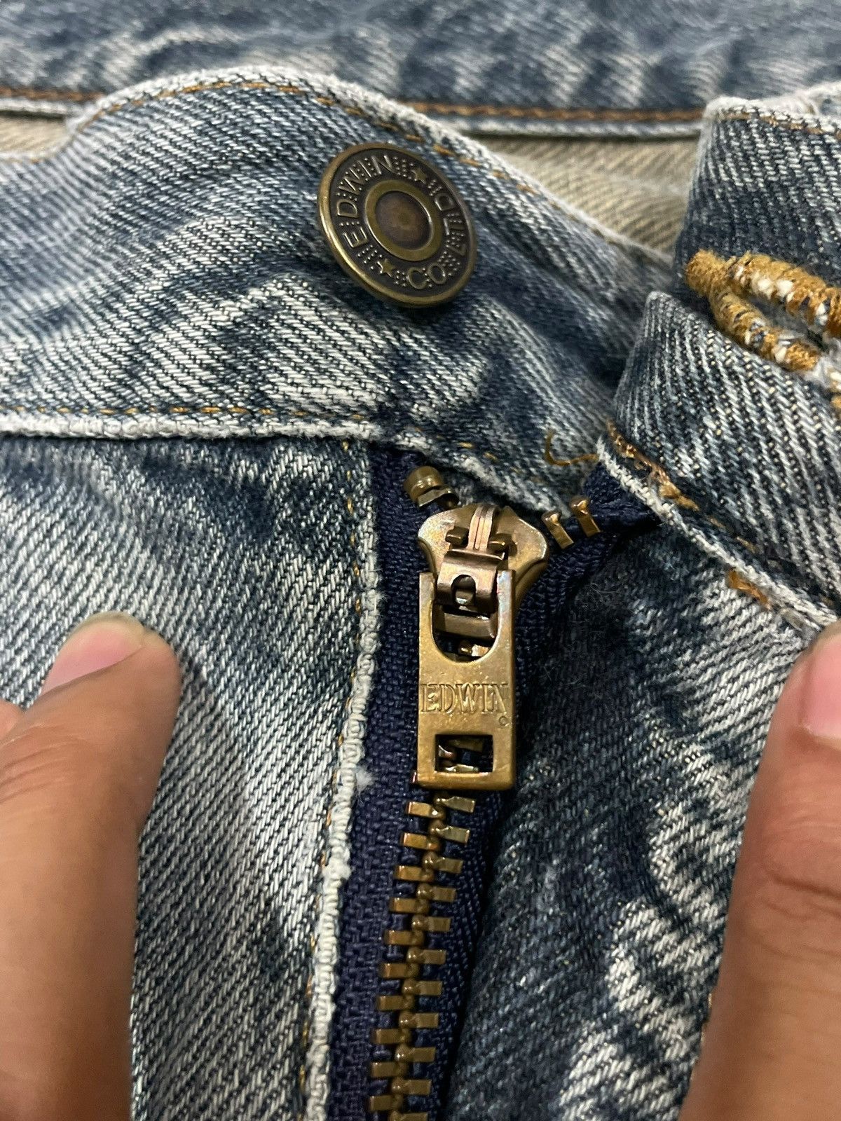 Edwin Vintage Edwin Extra Extreme Fade Wash Distressed Loose Jeans Size US 32 / EU 48 - 11 Thumbnail