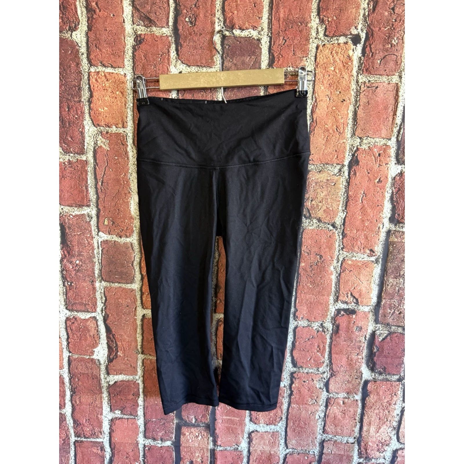 Victoria's Secret Victoria Sport Womens Black Cropped Athletic Leggings Size Small Size 28" / US 6 / IT 42 - 2 Thumbnail