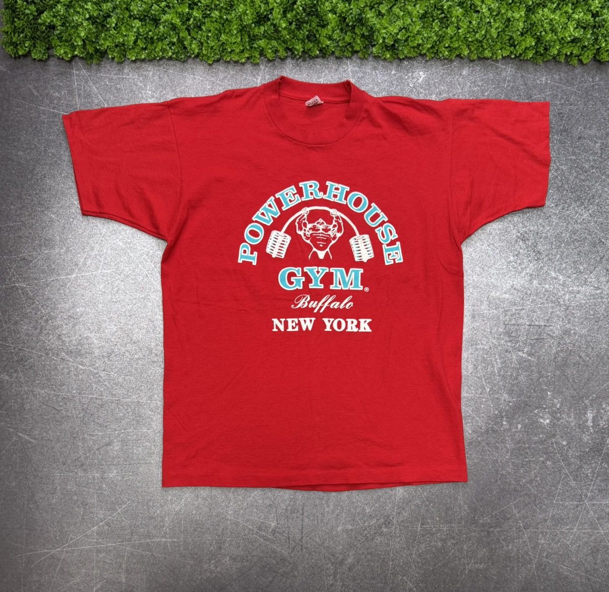 Vintage Vintage 90s PowerHouse Gym New York FOTL T Shirt Bodybuilder Size US XL / EU 56 / 4 - 1 Thumbnail
