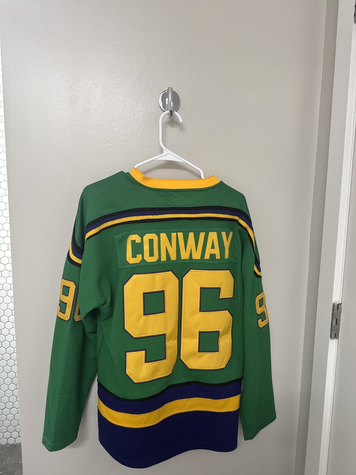 Mitchell & Ness Mighty ducks hockey jersey Size US M / EU 48-50 / 2 - 3 Thumbnail