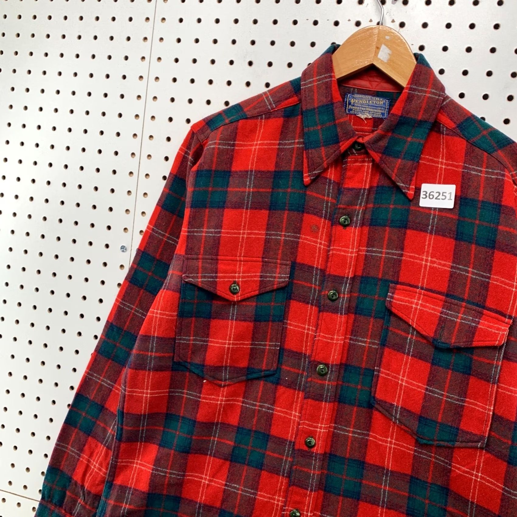 Pendleton Vintage Pendleton Shirt Mens Large Red Plaid Wool Long Sleeve Button Made USA Size US L / EU 52-54 / 3 - 7 Thumbnail