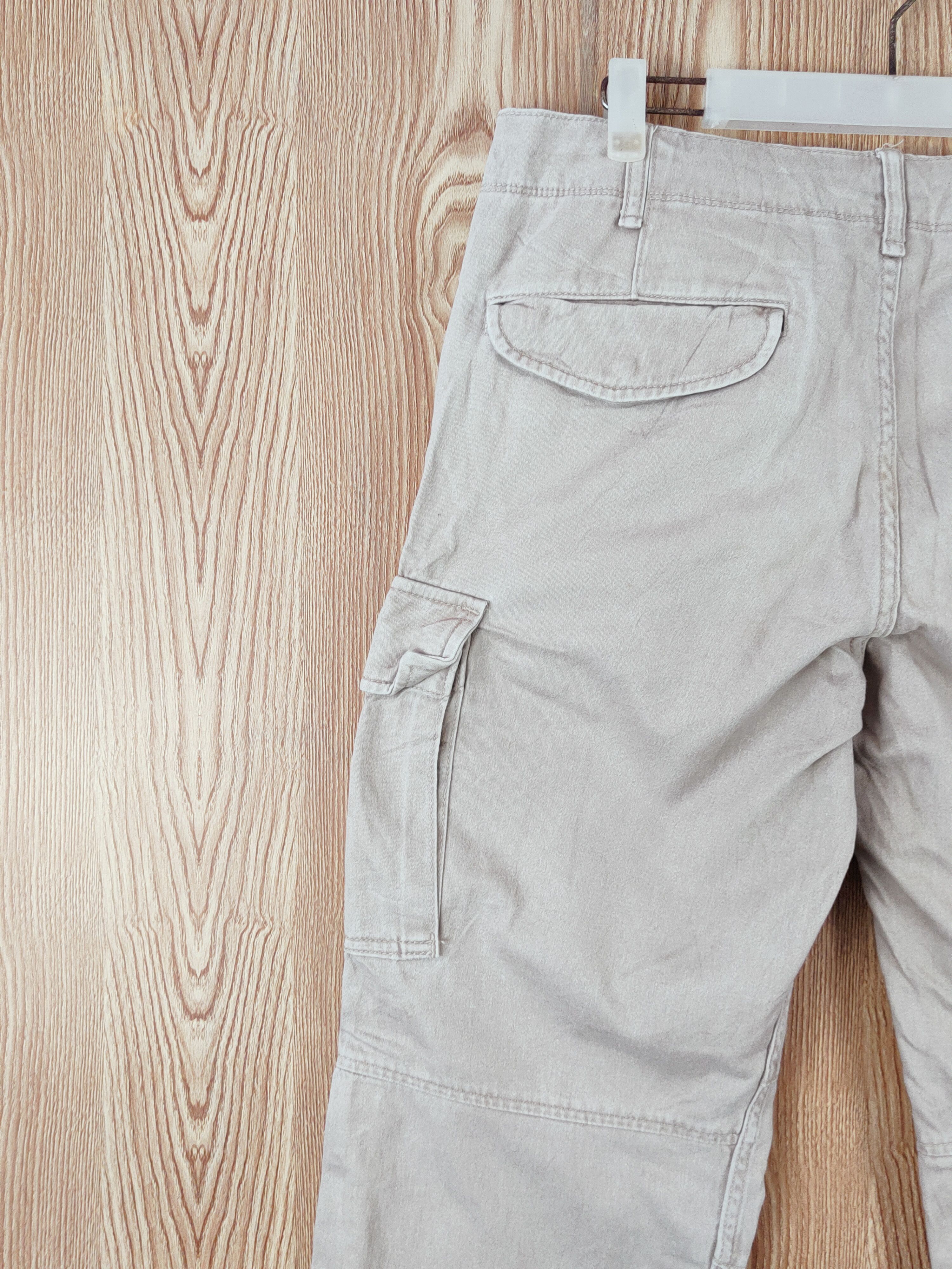 Japanese Brand Uniqlo Cream Multipocket Tactical Cargo Pants #W897 Size US 31 - 8 Thumbnail