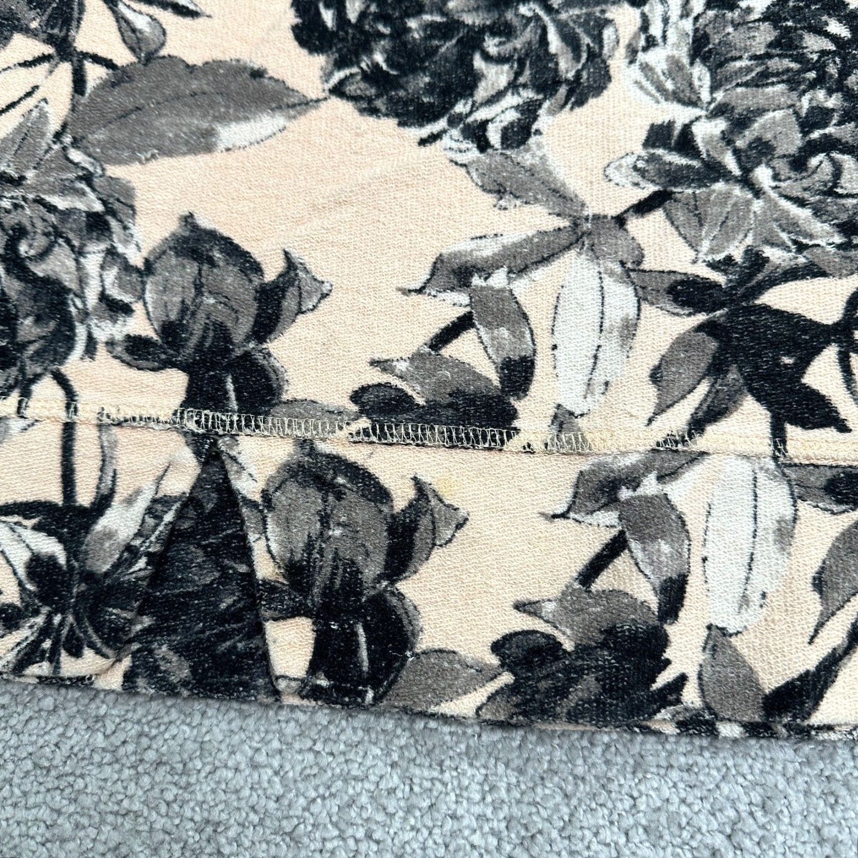 Zara VINTAGE? No — Zara Sweatshirt Raglan Women M Black Multi Floral Logo - Classic Flower Outdoor, Casual, Travel, 41 in Chest, Cotton Blend, 60s? Size M / US 6-8 / IT 42-44 - 7 Thumbnail