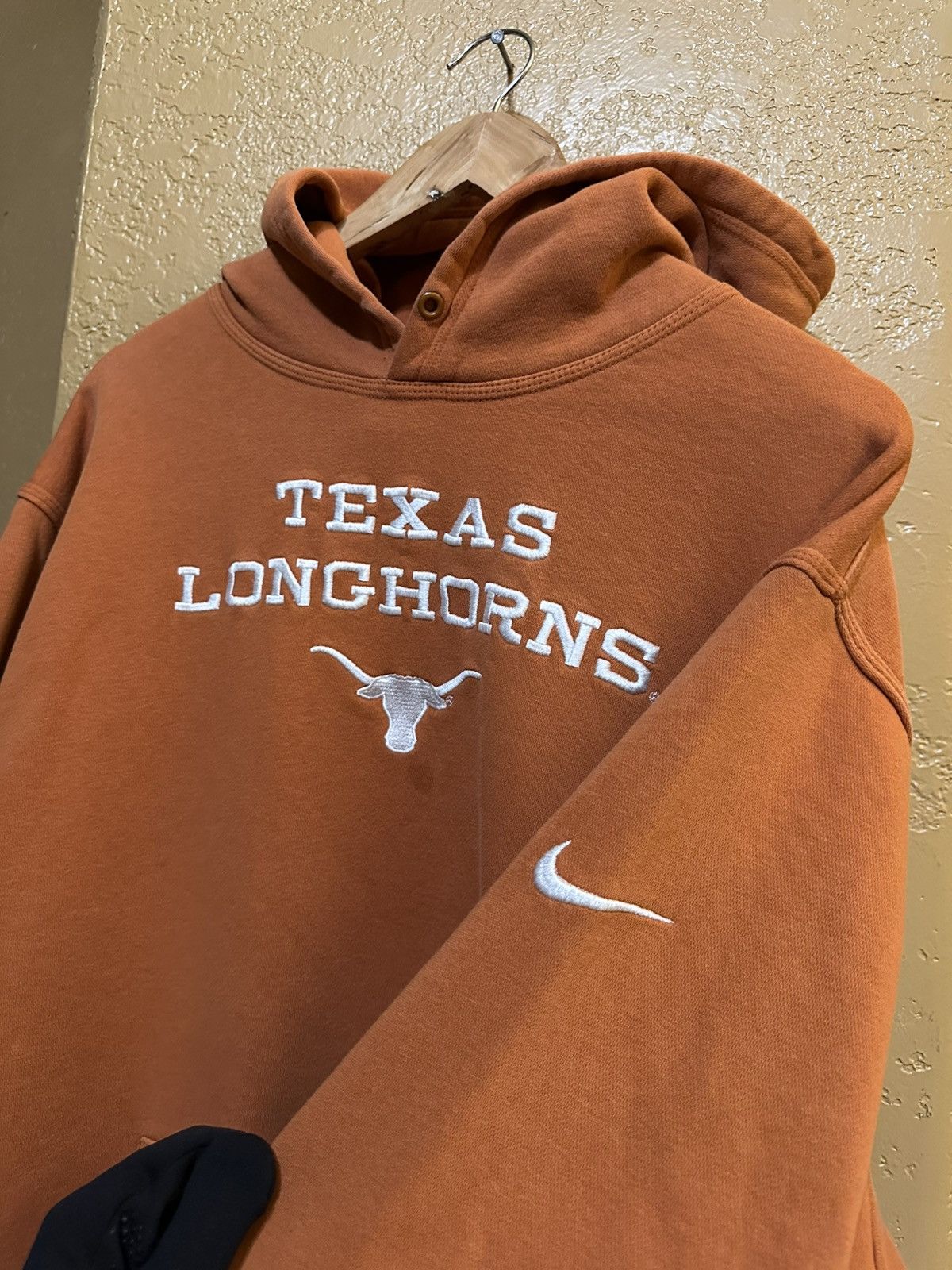 Nike vtg thrashed Nike University of Texas Longhorns Hoodie Y2K Size US XXL / EU 58 / 5 - 2 Thumbnail