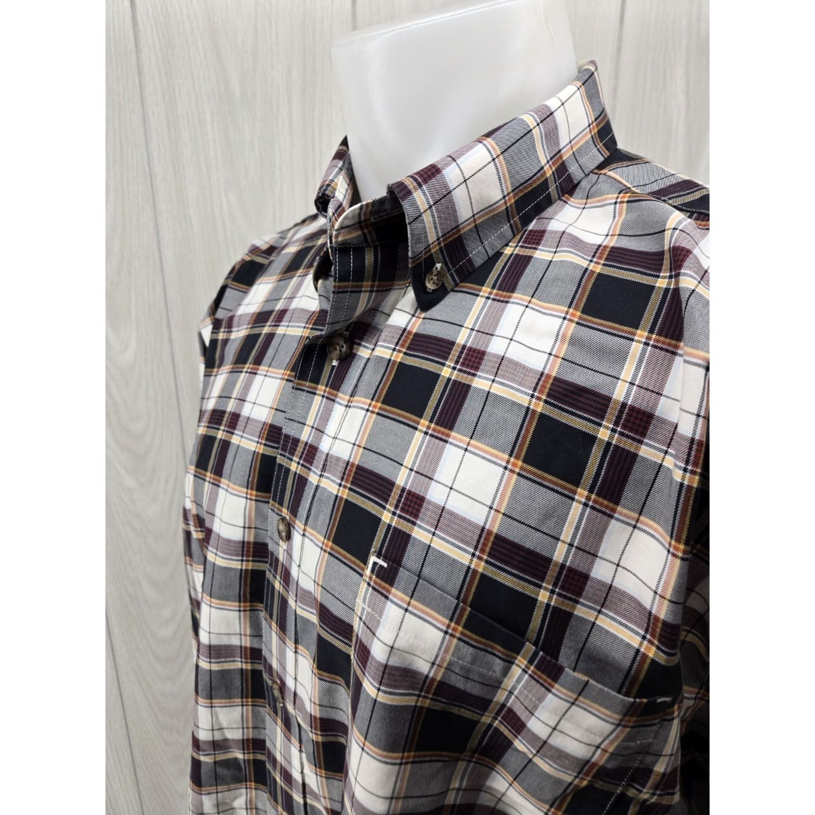 Vintage Cabela's Men’s 2XL Plaid Button Down Shirt Wrinkle-Free Dress Shirt Pocket Shirt Size 48R - 5 Thumbnail