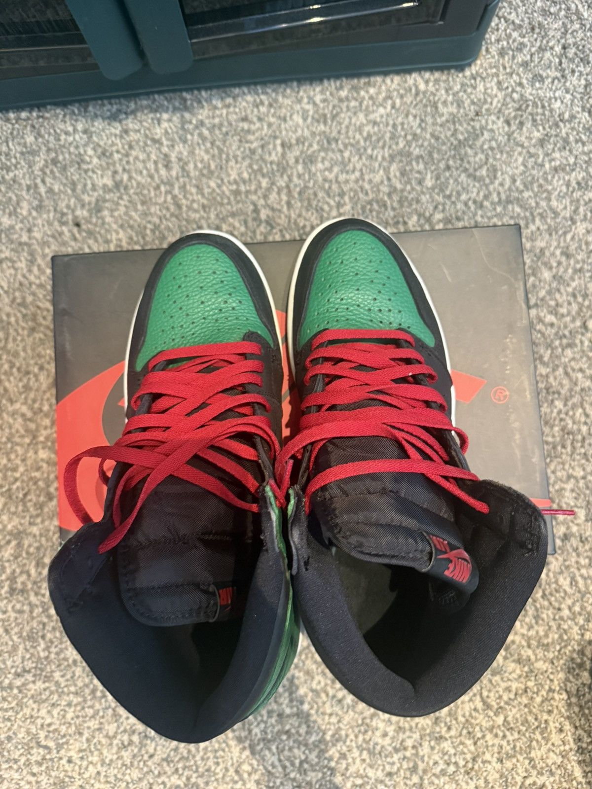 Jordan Brand Jordan 1 High Og Pine Green Black Size US 11.5 / EU 44-45 - 3 Thumbnail