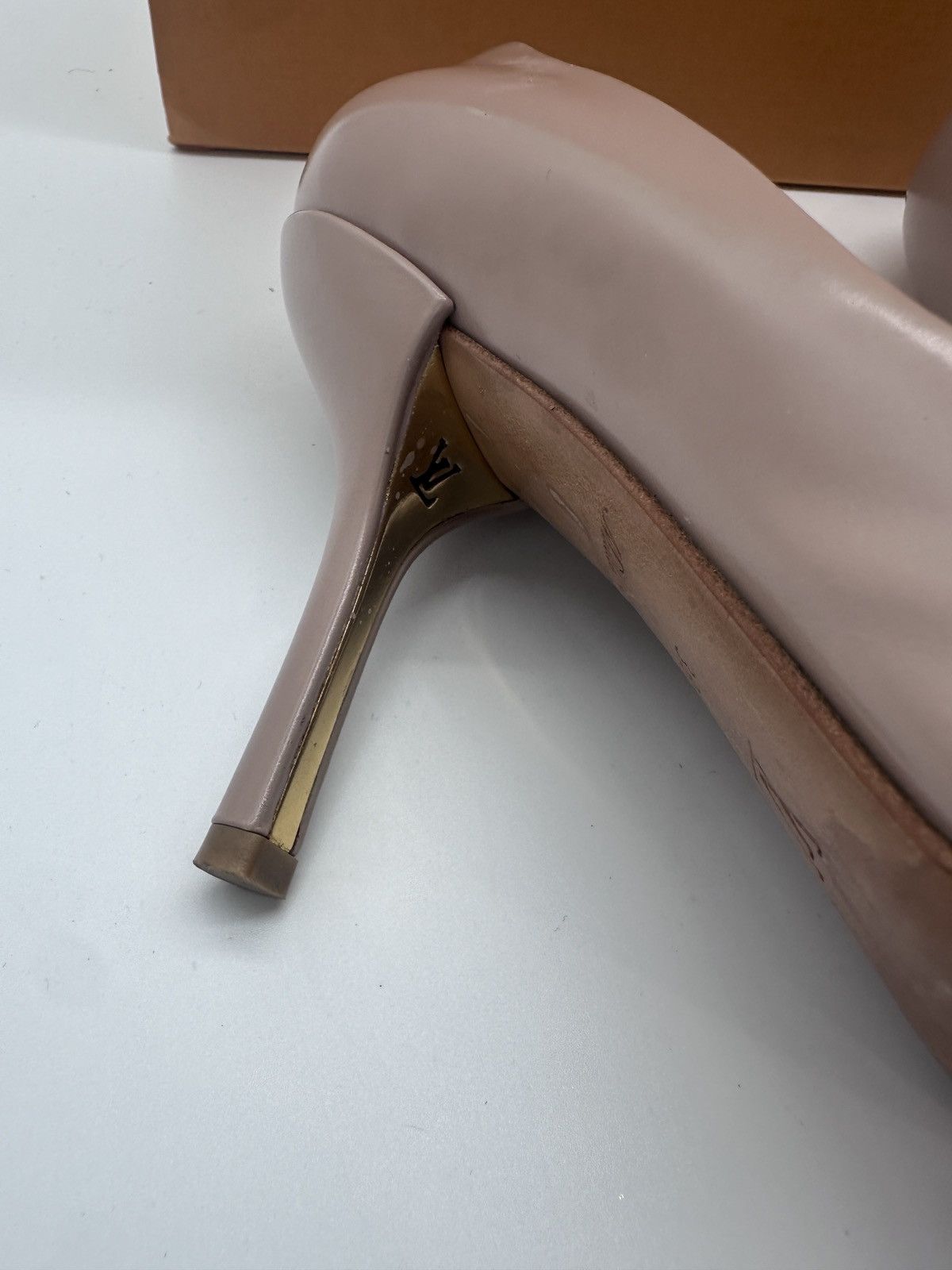 Louis Vuitton Louis Vuitton Patent Leather Heels 38 LV 8 USA w dustbag Size US 8 / IT 38 - 7 Thumbnail
