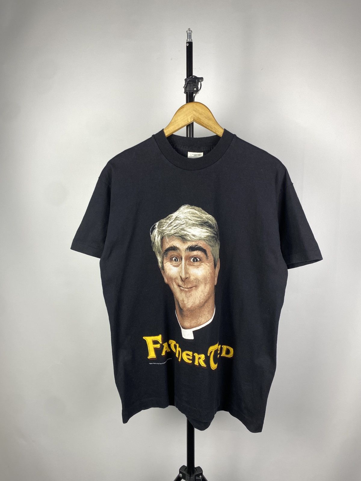 Vintage Vintage 1996 Father Ted TV Series Humor USA T Shirt Size US L / EU 52-54 / 3 - 1 Thumbnail