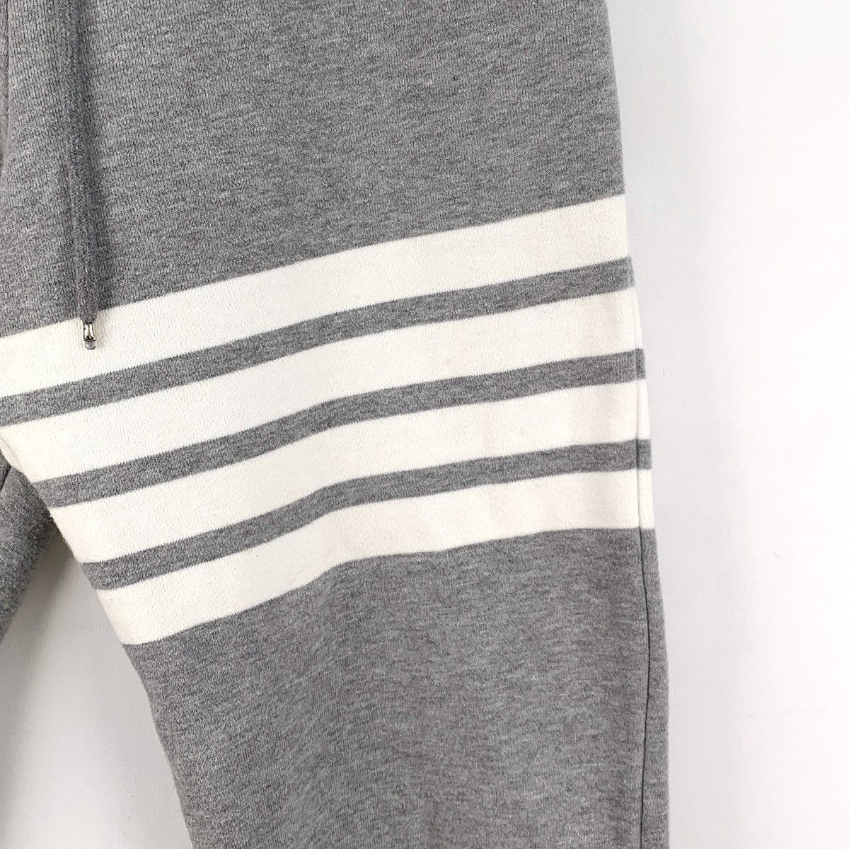 Thom Browne Thom Browne Grey Classic 4-Bar Casual Sweatpants K26WX Size US 28 / EU 44 - 4 Thumbnail