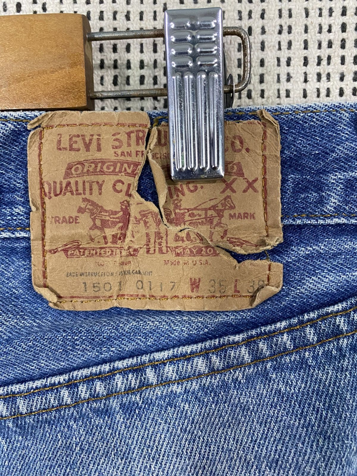 Levi's Vintage 70s 1501-0117 single R denim W35 distressed Size US 35 - 7 Thumbnail