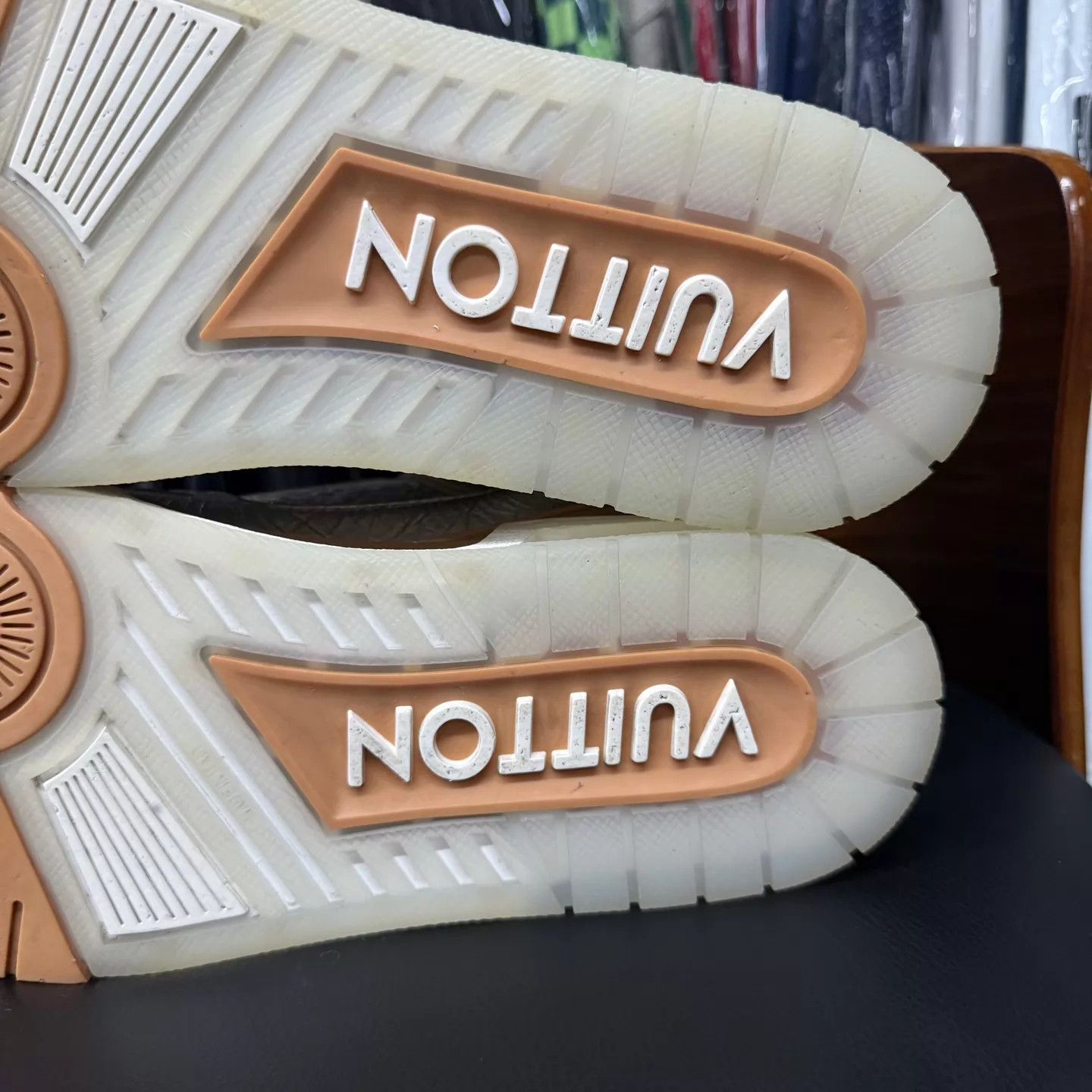 Louis Vuitton LV Trainer White/Silver/Brown US9/43 Unworn Size US 10 / EU 43 - 9 Thumbnail