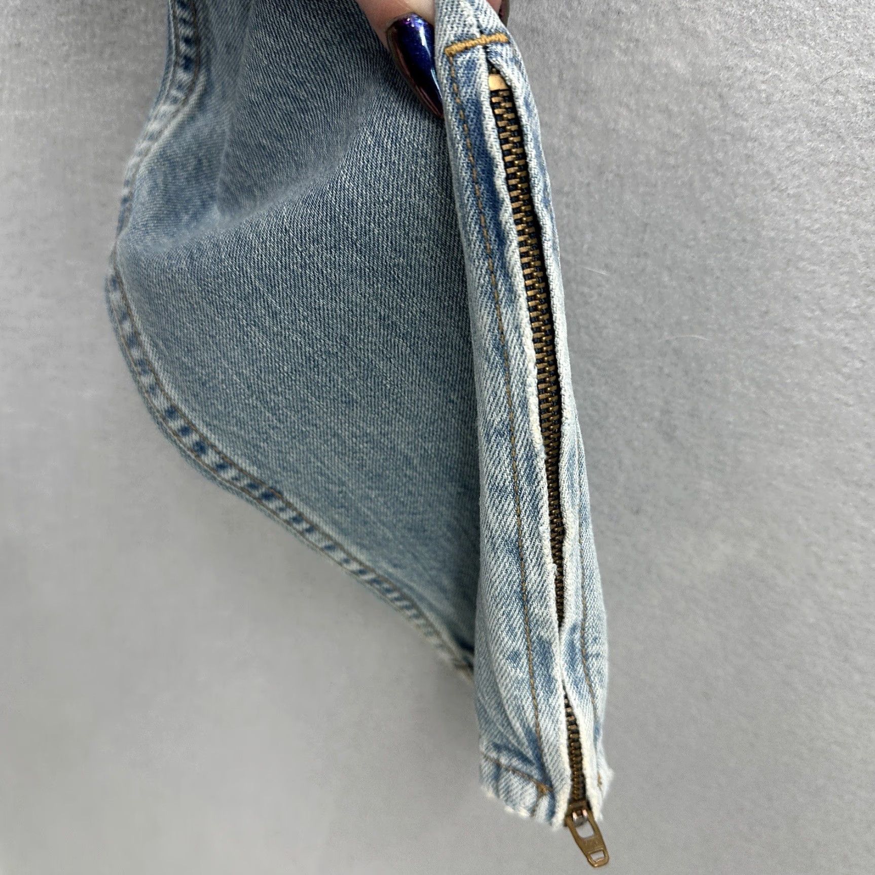 RE/DONE Re/Done Women's High Waist Mom Jeans 27 Denim 90s Faded Sunwashed City Hipster Vintage Style Size 27" / US 4 / IT 40 - 7 Thumbnail