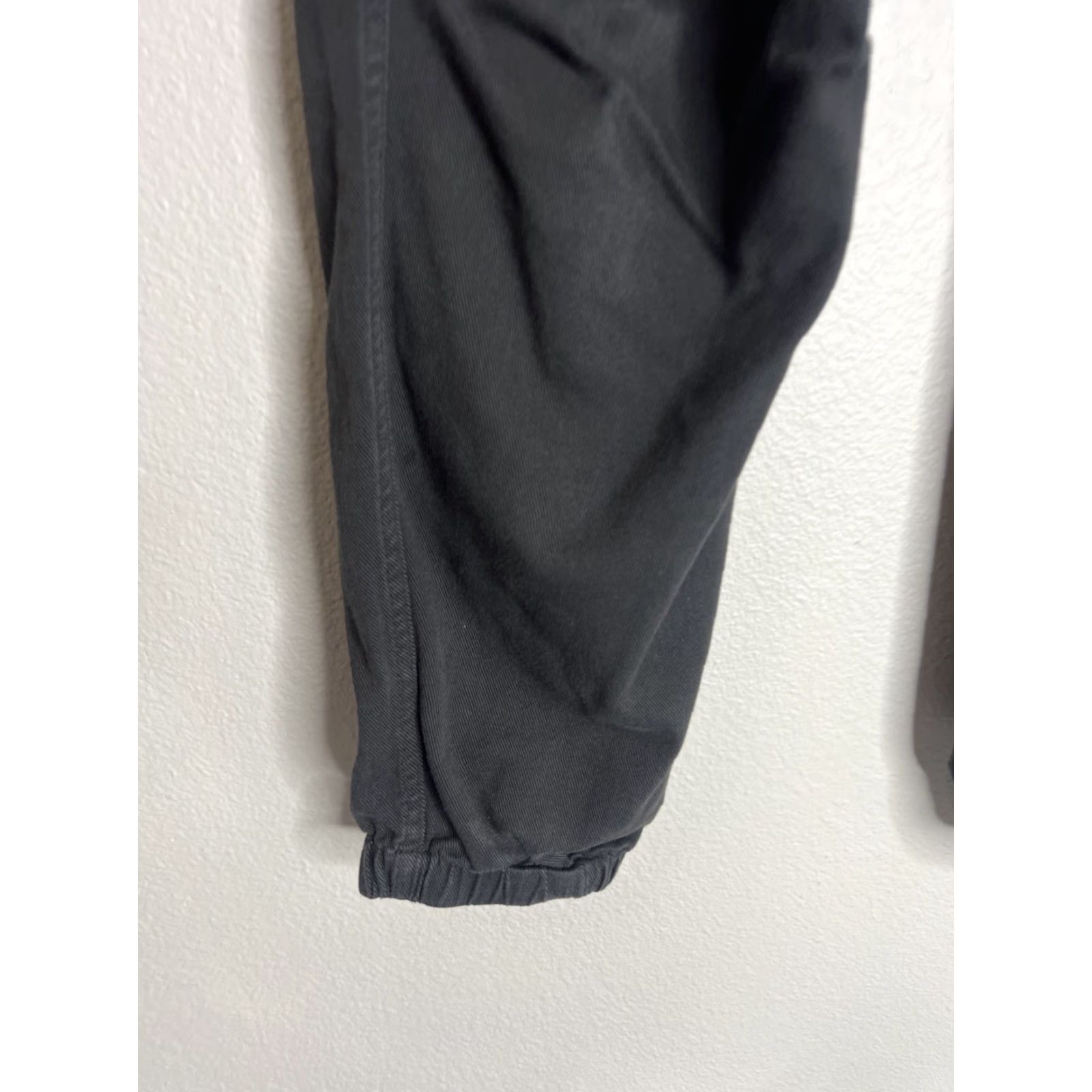 James Perse James Perse Womens Joggers Size 2 Black Cotton Drawstring Elastic Waist Pockets Casual Pants EUC Size 26" / US 2 / IT 38 - 2 Thumbnail