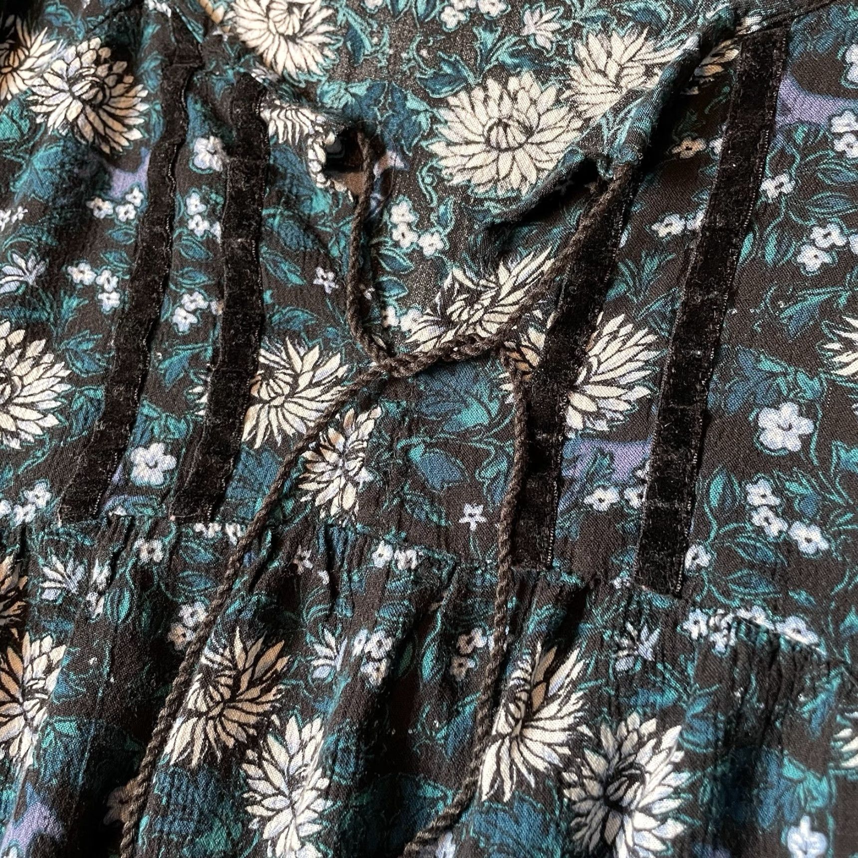 Old Navy Old Navy Blouse Shirt Womens S Dark Teal Floral Peasant Boho Puff Sleeve V-Neck Size S / US 4 / IT 40 - 5 Thumbnail