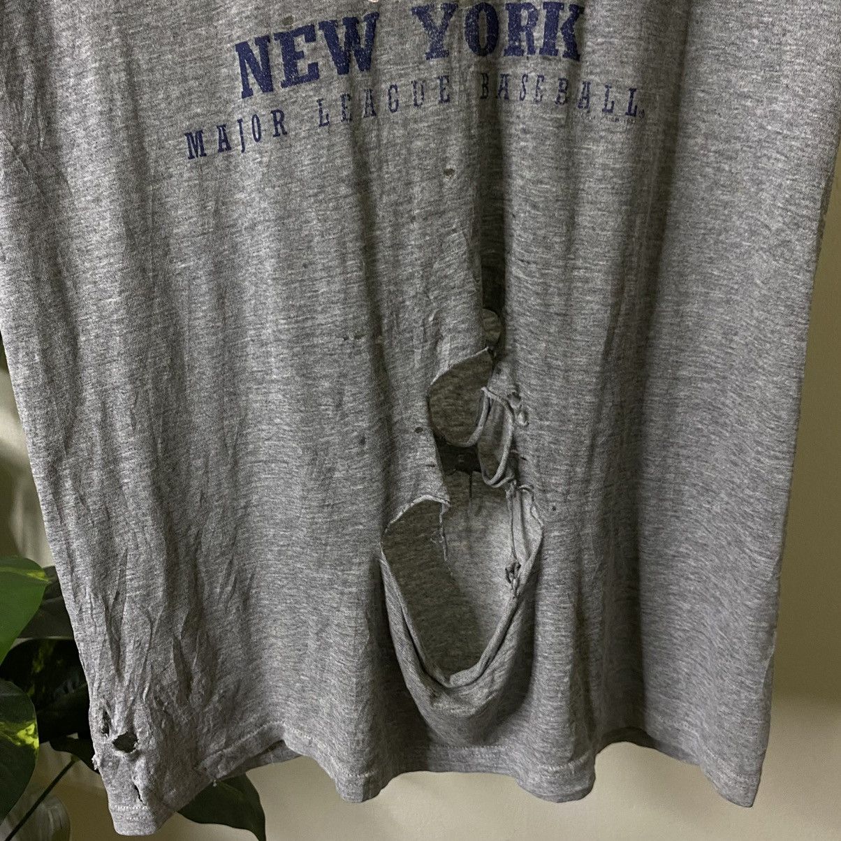 MLB × New York Yankees × Vintage Vintage 1990s NY Yankees MLB by Nutmeg Mills Distressed Tee Size US M / EU 48-50 / 2 - 4 Thumbnail