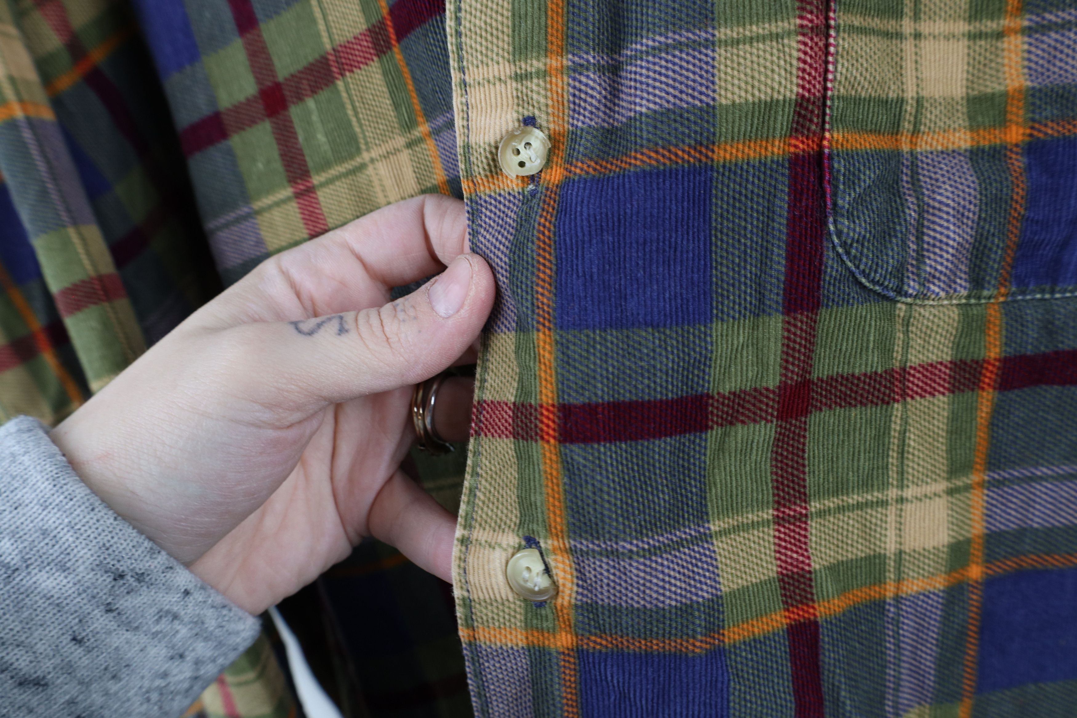 Vintage Vintage 90s Streetwear Plaid Corduroy Button Down Shirt Size US L / EU 52-54 / 3 - 4 Thumbnail