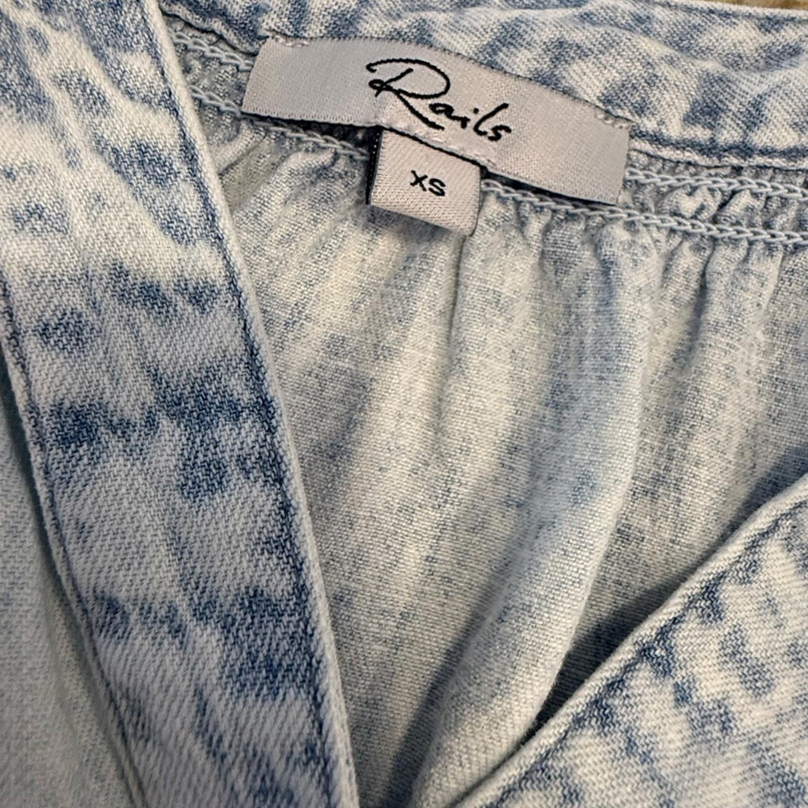 Rails Rails Alena Light Acid Washed linen blend denim top SZ XS Size XS / US 0-2 / IT 36-38 - 5 Thumbnail