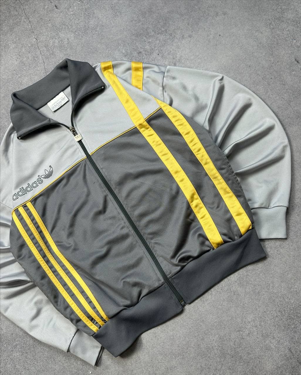Adidas Vintage Adidas Track Jacket, Size L – Classic Zip-Up Style Size US L / EU 52-54 / 3 - 3 Thumbnail