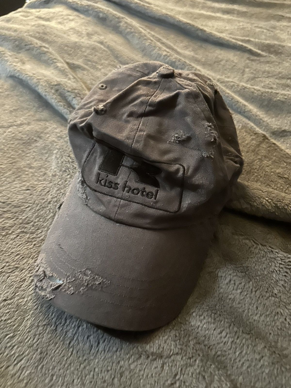 Vintage Kiss Hotel Hat Size ONE SIZE - 1 Thumbnail