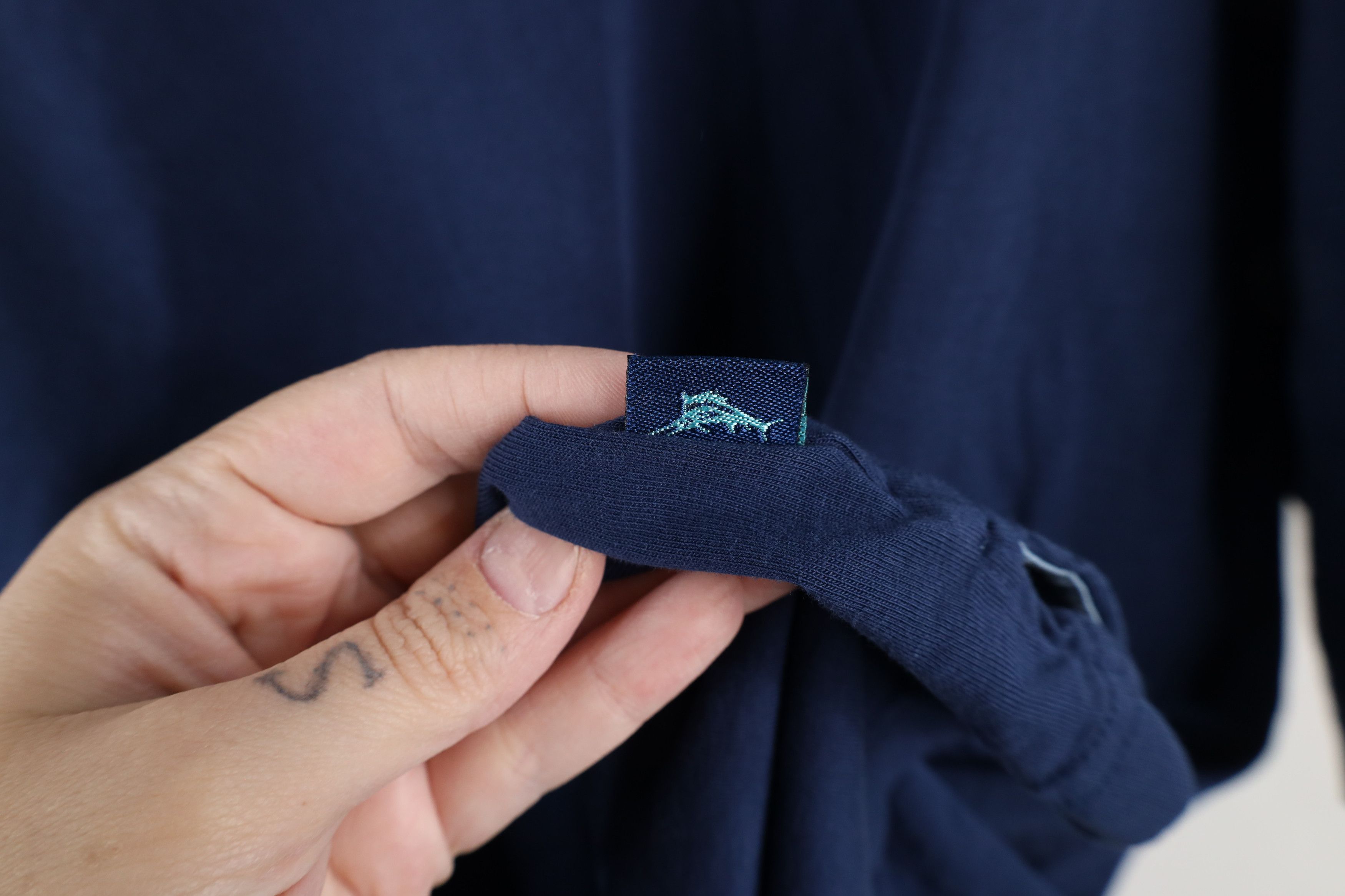 Tommy Bahama × Vintage Tommy Bahama Relax Supima Cotton V-Neck T-Shirt Navy Blue Size US XL / EU 56 / 4 - 6 Thumbnail