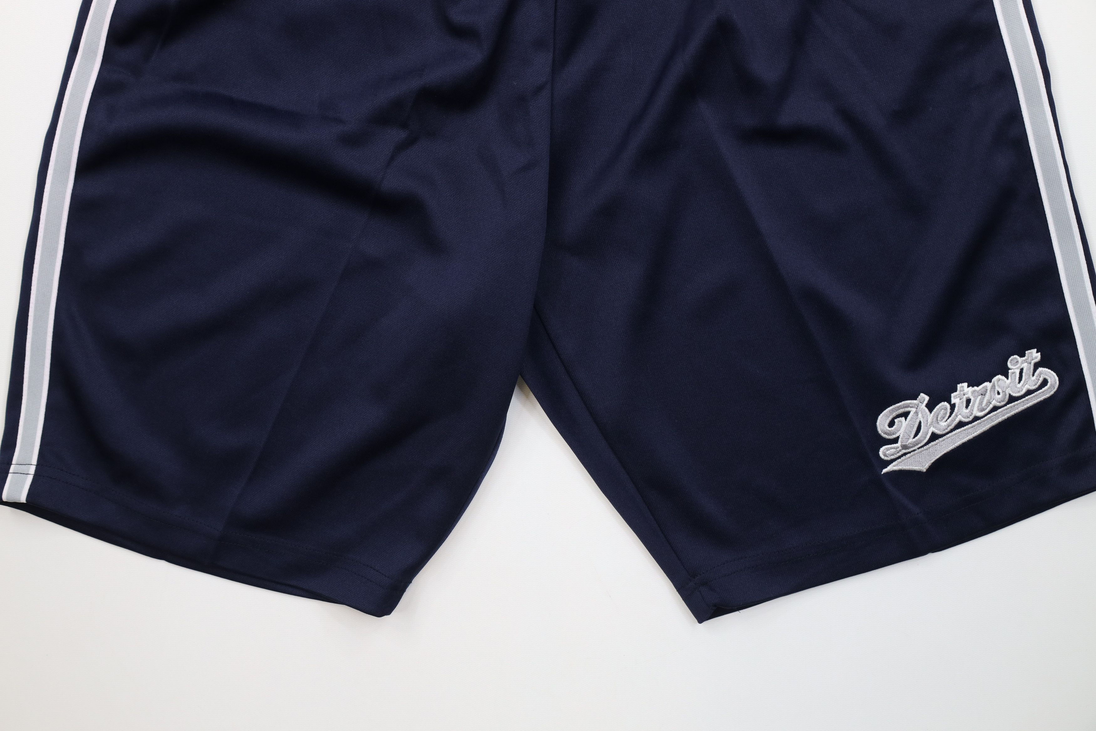 Vintage Deadstock Vintage 90s Y2K Streetwear Script Detroit Shorts Size US 36 / EU 52 - 4 Thumbnail