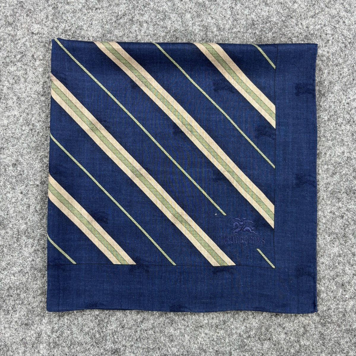 Burberry × Vintage Handkerchief # E030 # Bandana # Neckerchief Size ONE SIZE - 6 Thumbnail