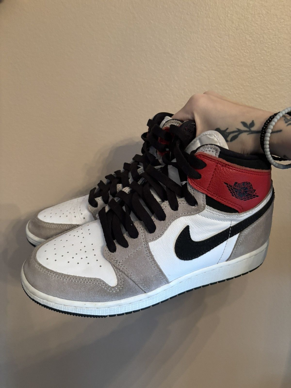 Jordan Brand Air Jordan 1 Retro High OG GS ‘Smoke Grey' Size US 5.5 / EU 38 - 6 Thumbnail