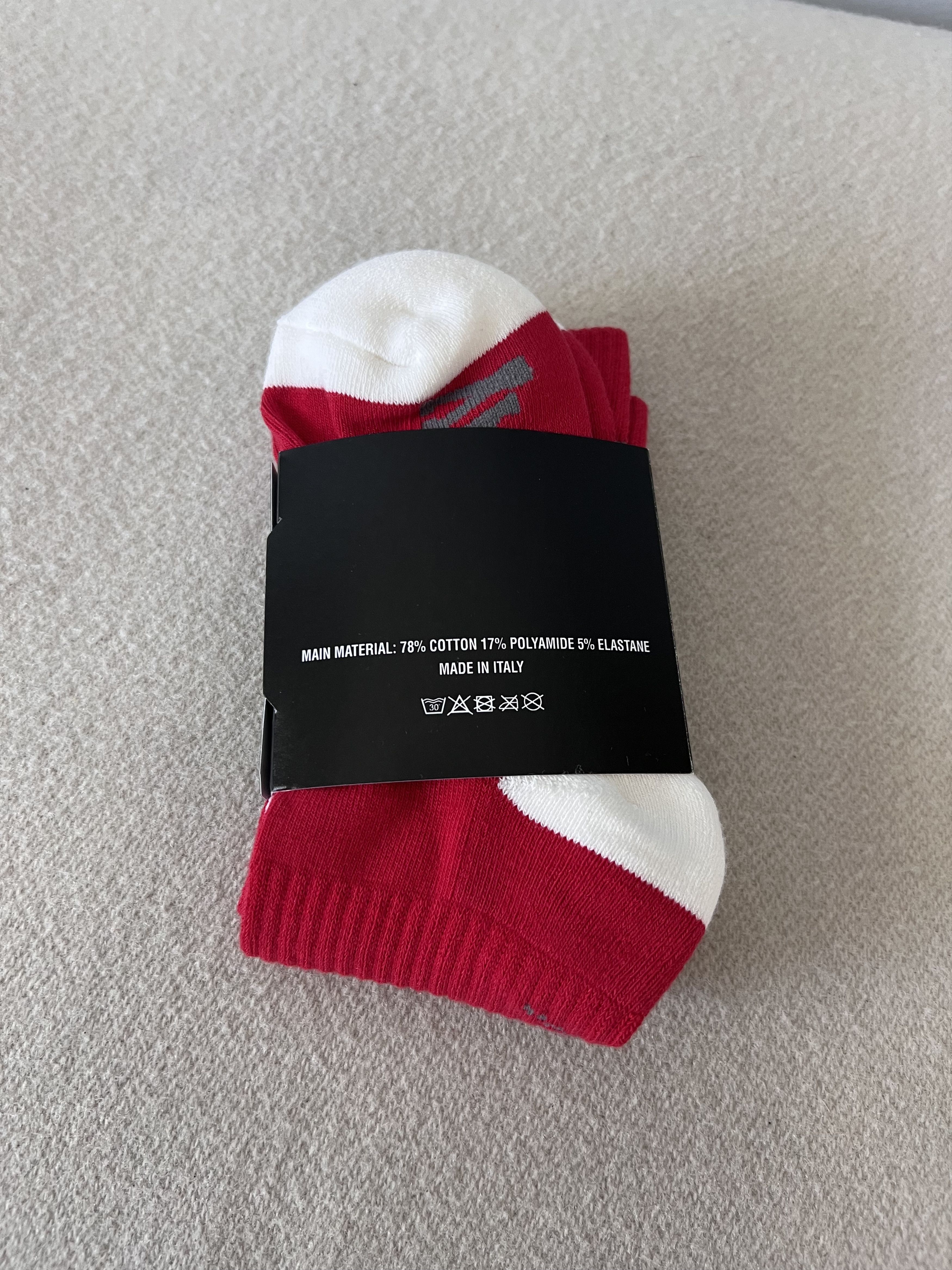 Reebok × Vetements VETEMENTS Reebok 504 Gateway Timeout Socks in Red Size ONE SIZE - 4 Thumbnail