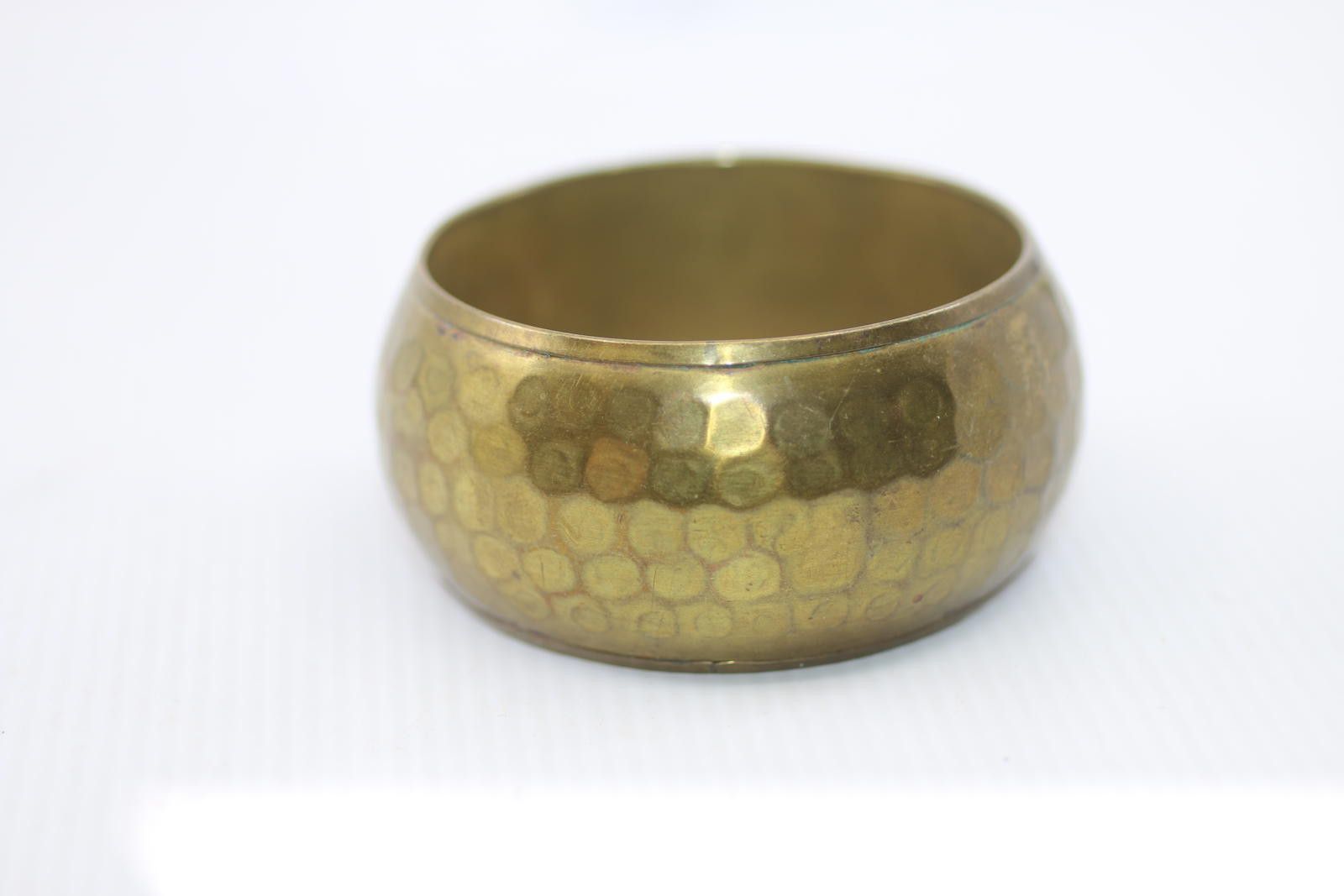 The Unbranded Brand Vintage Wide Hammered Brass Bangle Bracelet Boho Jewelwey Size ONE SIZE - 1 Thumbnail