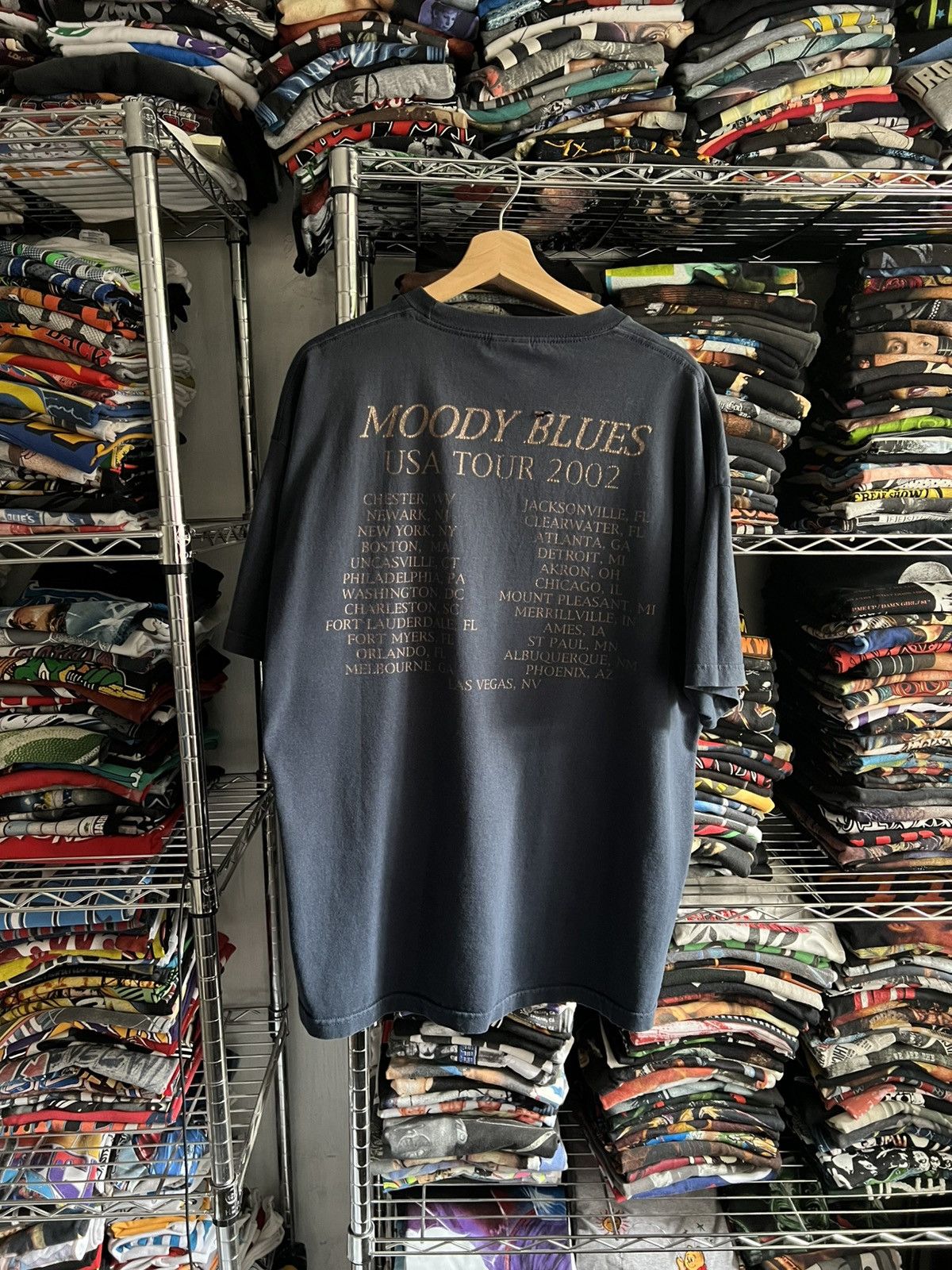 Band Tees 2002 Moody Blues USA Tour Tee Size US XXL / EU 58 / 5 - 2 Thumbnail