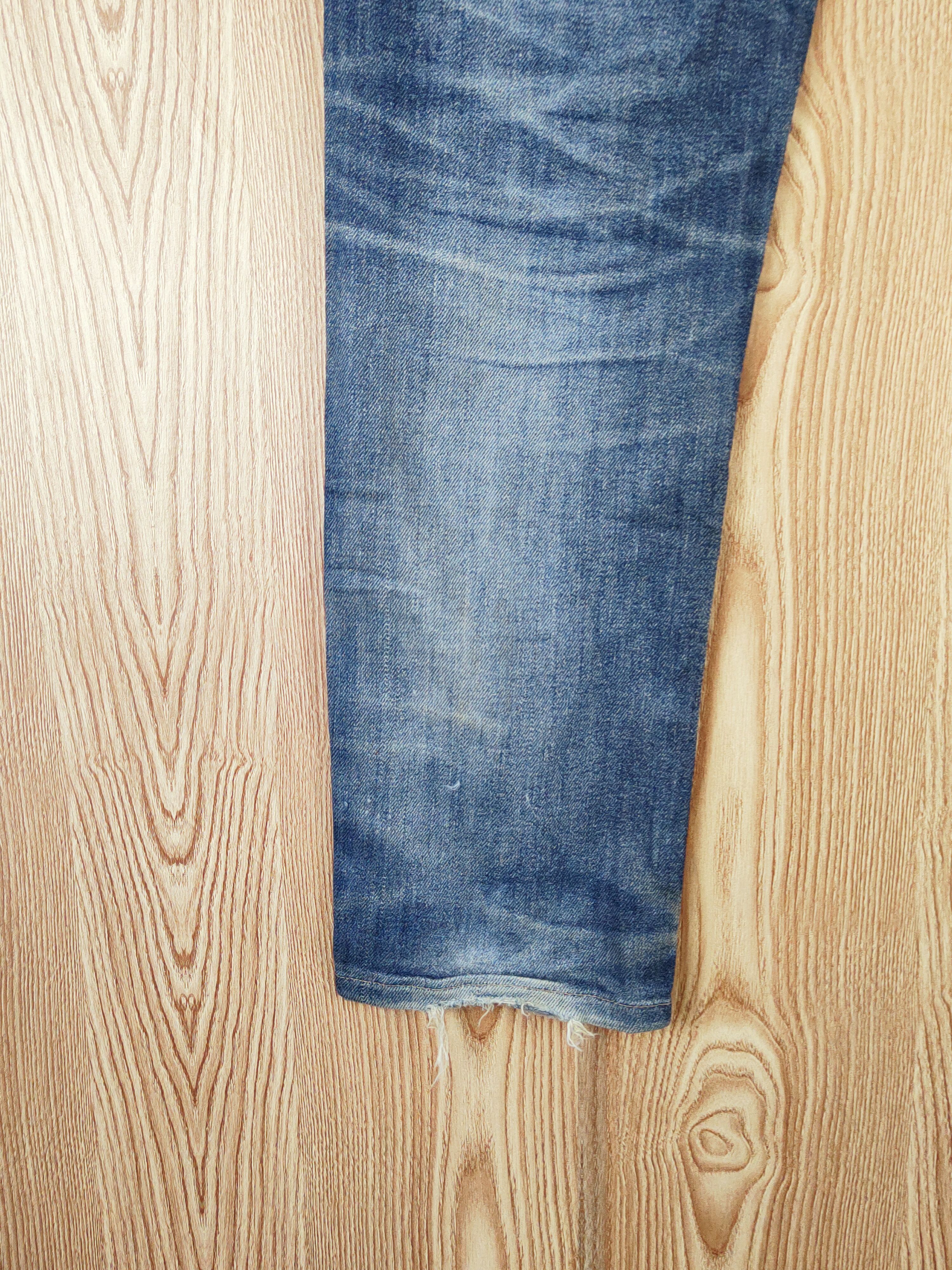 Japanese Brand Uniqlo fabric by kaihara Distressed Ripped Jeans #W940 Size US 33 - 9 Thumbnail