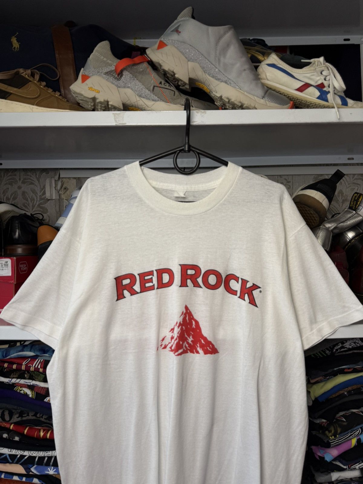 Vintage Vintage Red Rock Tee IT'S NOT RED AND THERE'S NO ROCKS IN IT Size US L / EU 52-54 / 3 - 2 Thumbnail