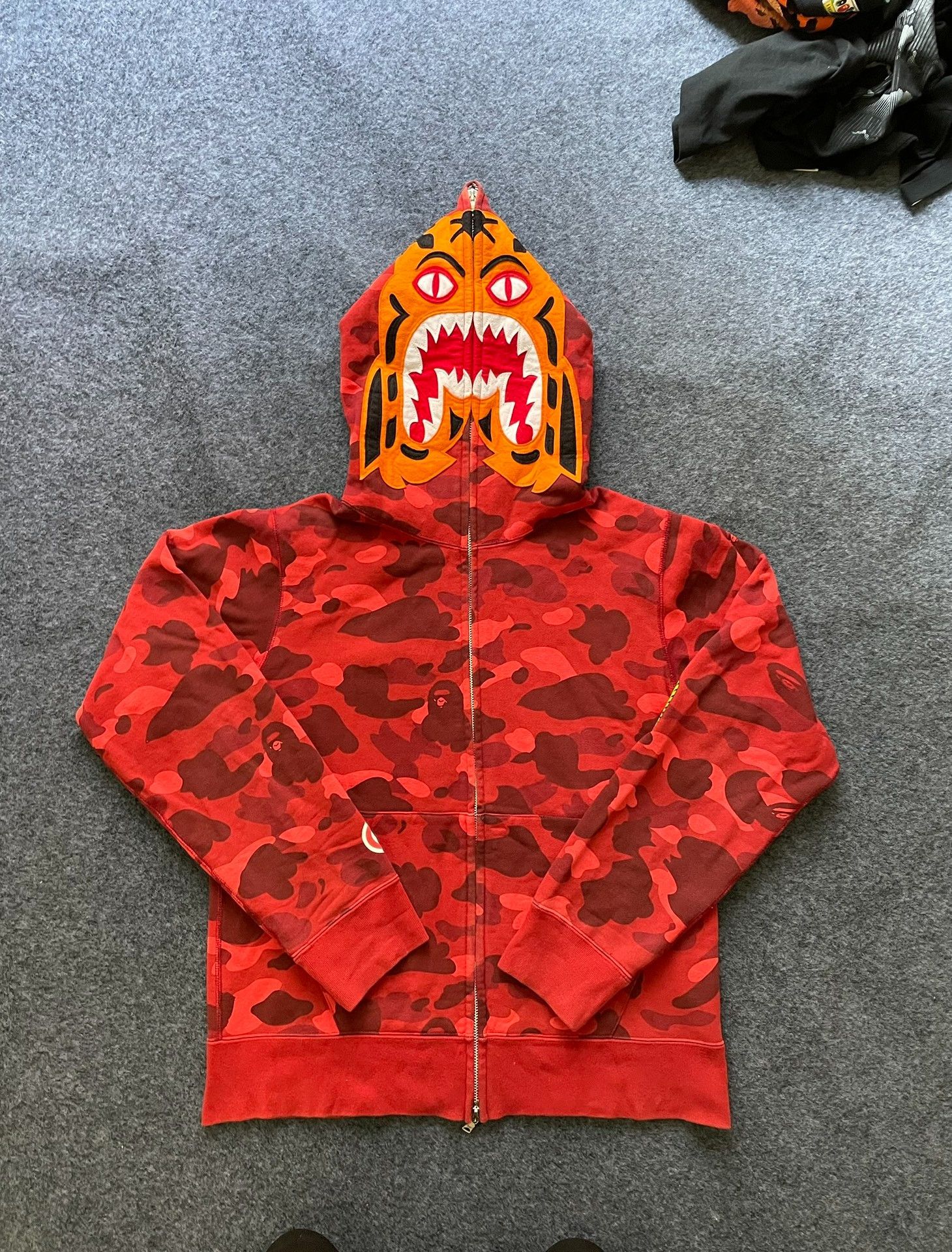 Bape Bape Multi Shark Sweatshirt Pullover Size US M / EU 48-50 / 2 - 1 Thumbnail