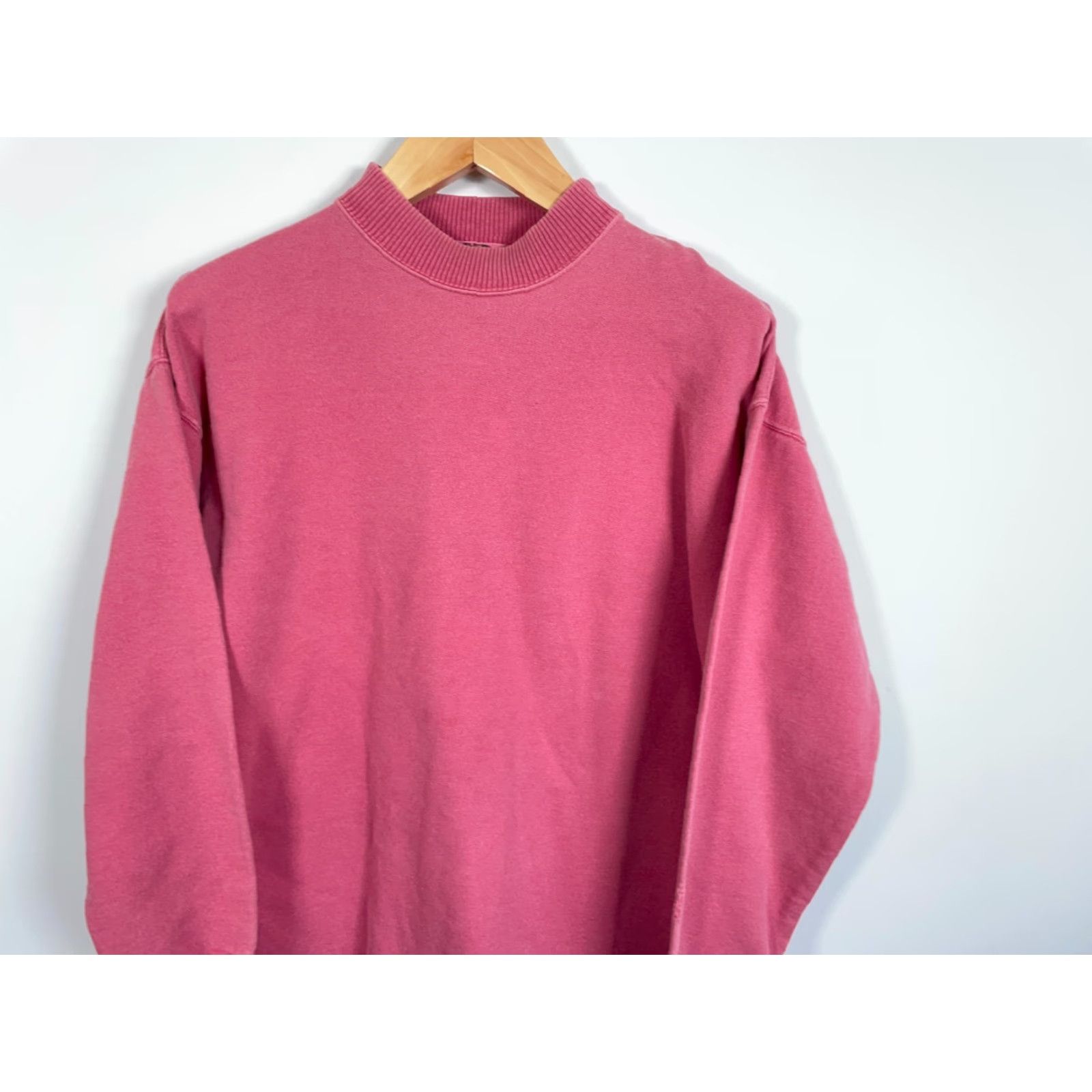 The North Face VTG The North Face Sweatshirt Women’s Medium Pink Mock Neck United States Made 90s Pullover Raglan Sleeve Crew Neck Cotton Polyester Blend VINTAGE Size M / US 6-8 / IT 42-44 - 4 Thumbnail