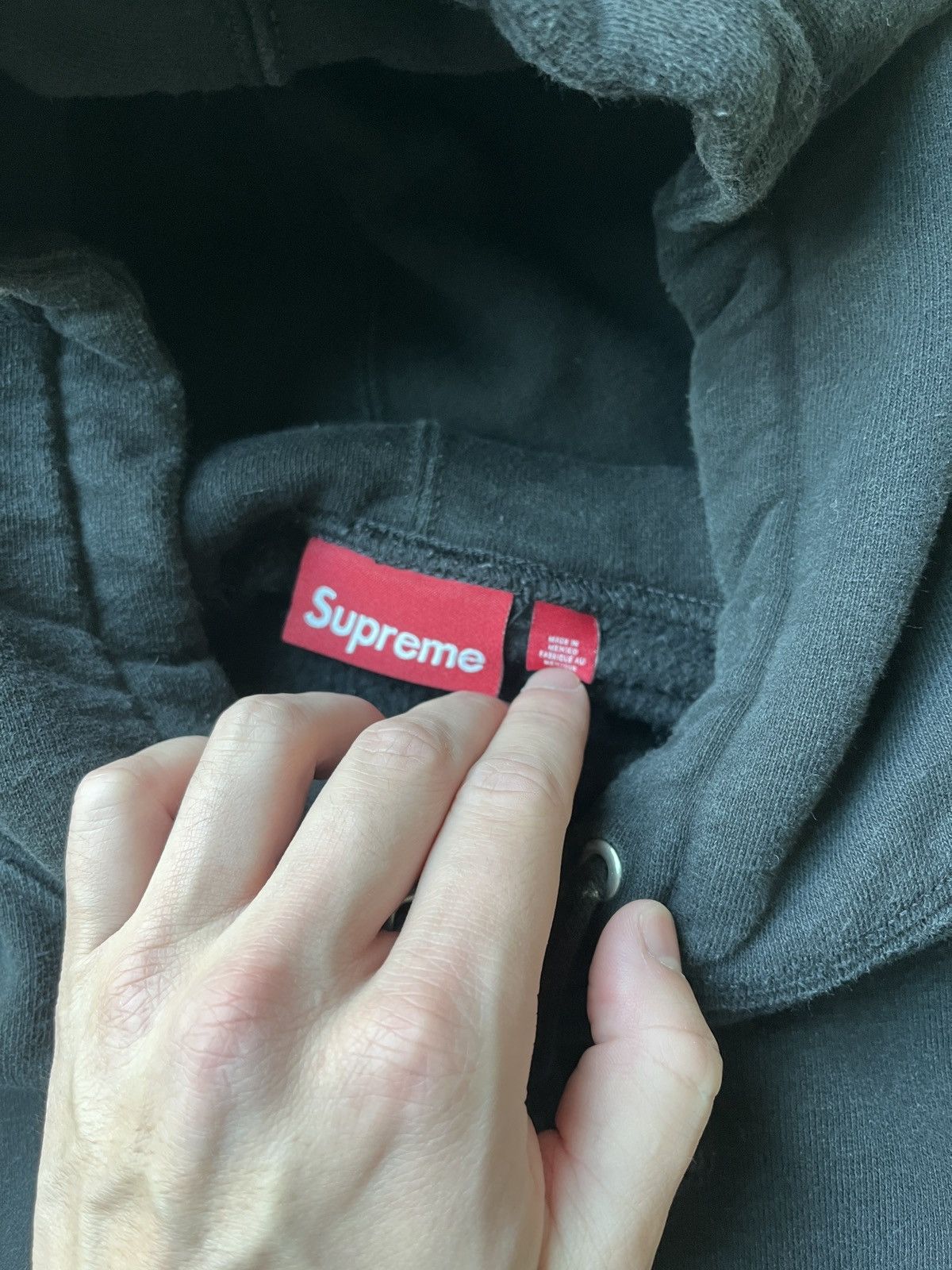 Supreme Supreme Tag Hooded Sweatshirt Black Size Small Size US S / EU 44-46 / 1 - 5 Thumbnail