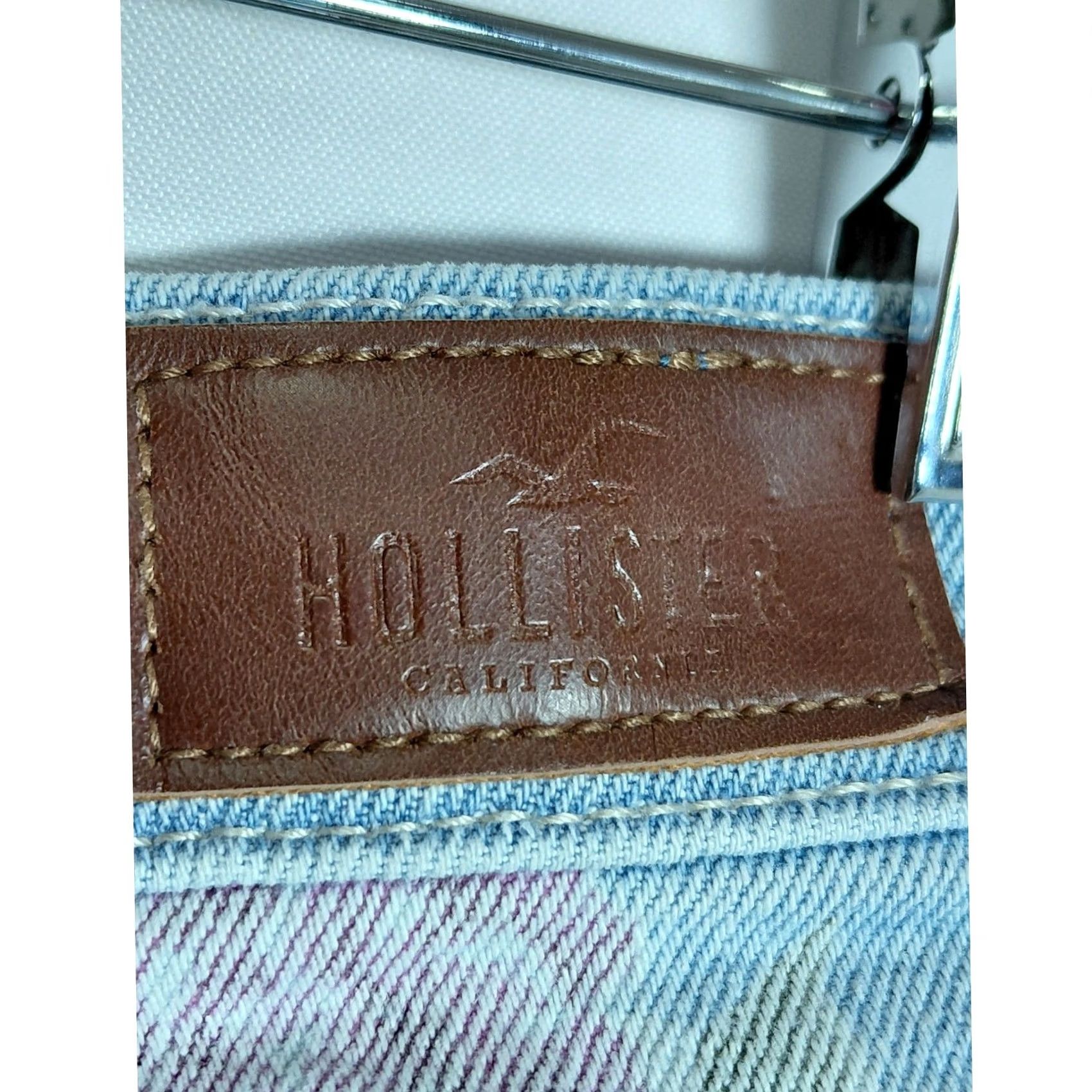 Denime HOLLISTER CALIFORNIA Short High-Rise Denim Women W25 Blue Floral Distressed Button 100% Cotton Stretch Shorts Womens Size 42" / US 20 - 4 Thumbnail