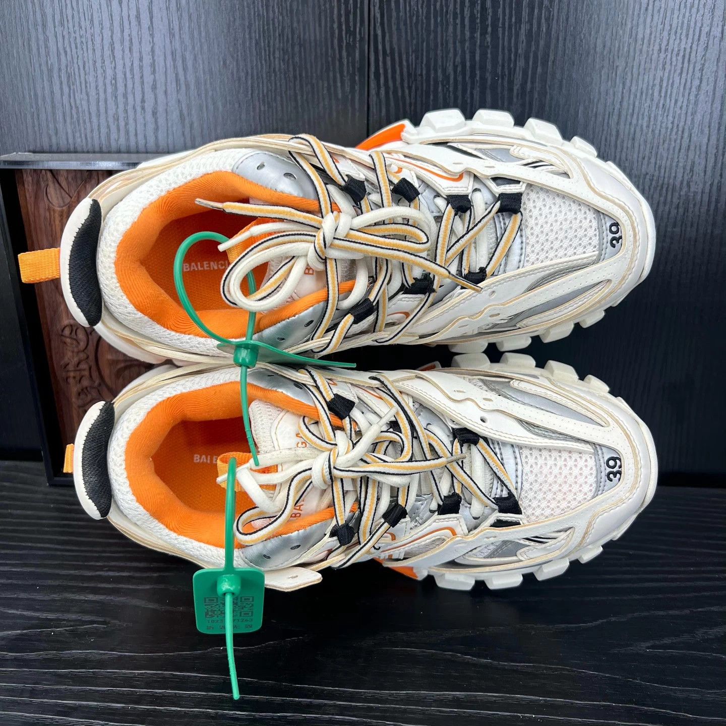 Balenciaga Balenciaga Track White Orange 39 New Box 1999 CH24403 Size US 6 / EU 39 - 6 Thumbnail