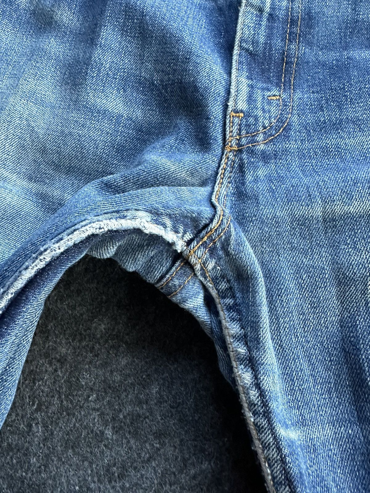Levi's × Levi's Vintage Clothing × Vintage Vintage Levis 505 Thrashed Distressed Denim D480 Size US 36 / EU 52 - 20 Thumbnail